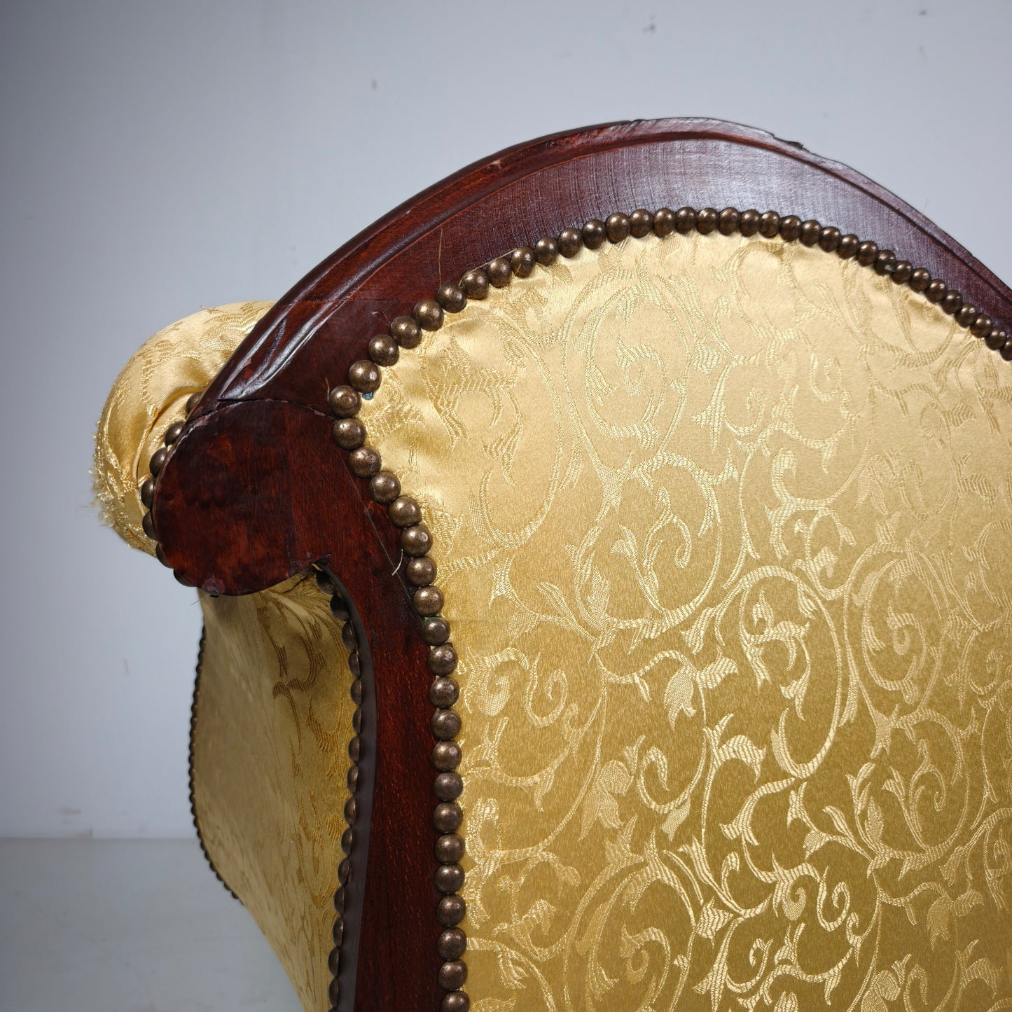 French Walnut Chaise Longue, 19th Century