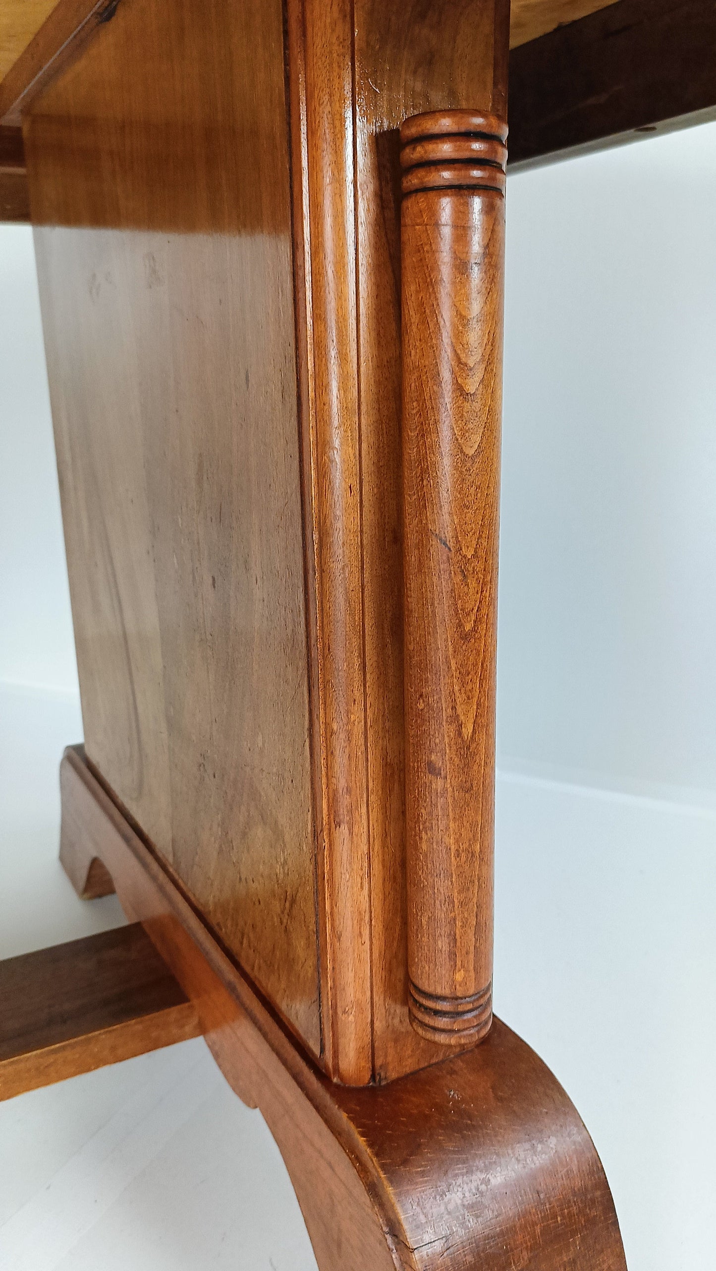 Amazing Art Deco Dining Table Amazing Art Deco Dining Table