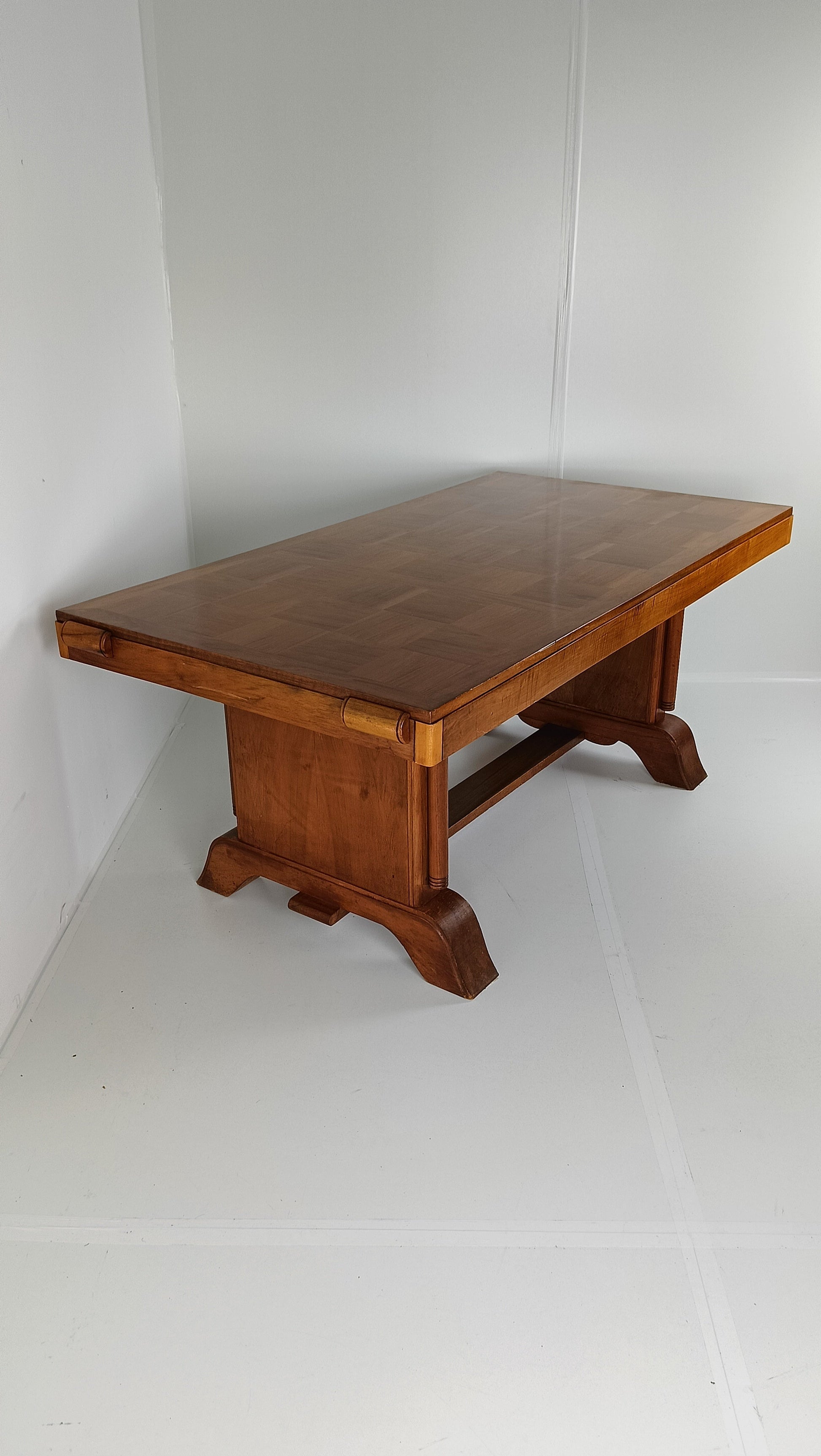 Amazing Art Deco Dining Table Amazing Art Deco Dining Table