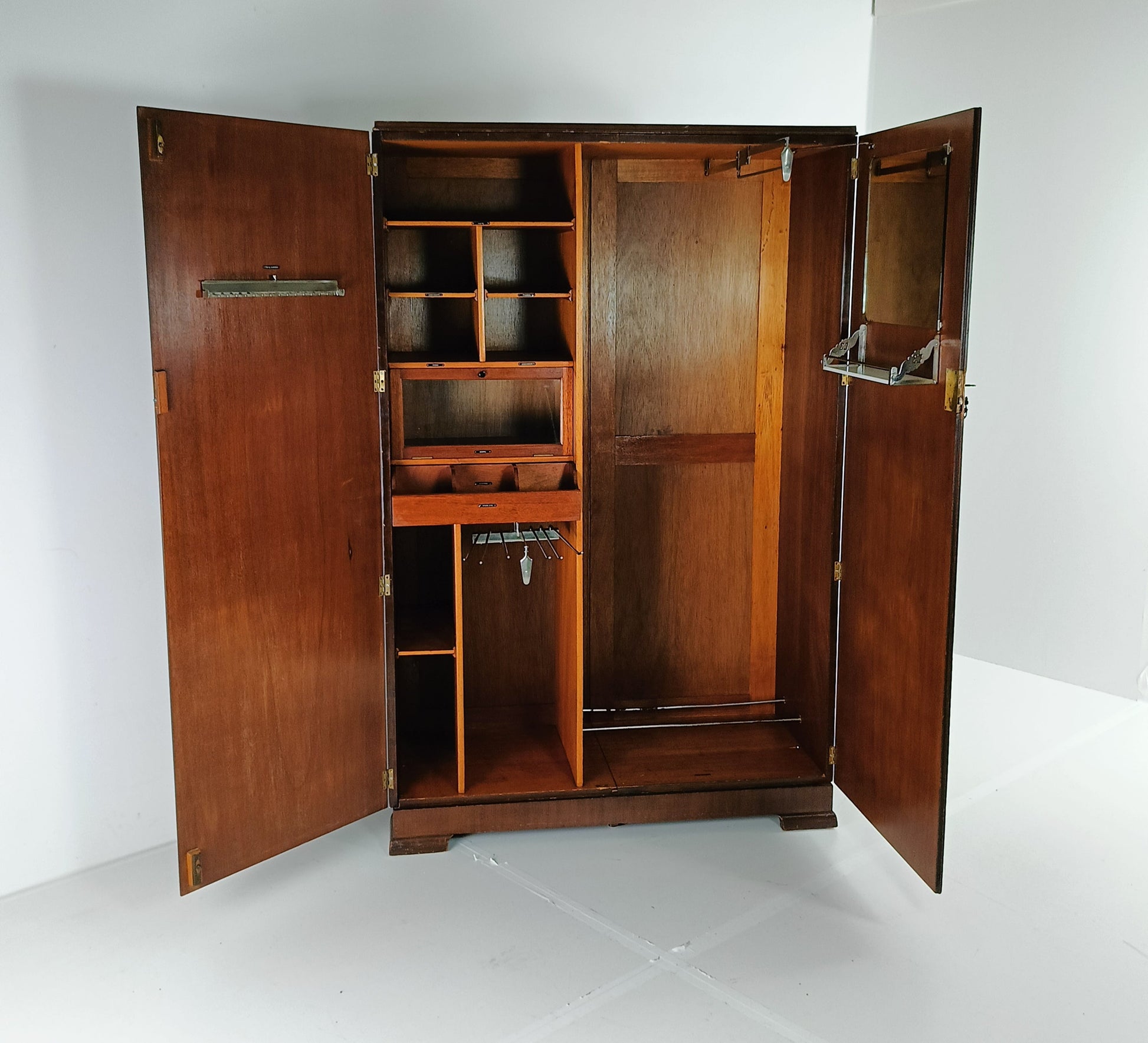 Amazing English Art Deco Burrnut Wardrobe Amazing English Art Deco Burrnut Wardrobe