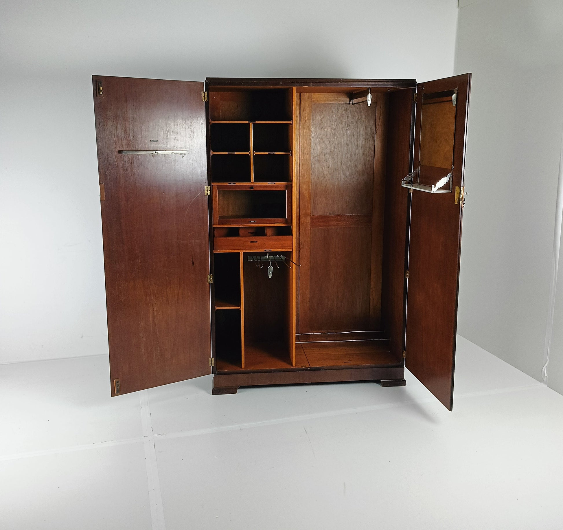 Amazing English Art Deco Burrnut Wardrobe Amazing English Art Deco Burrnut Wardrobe