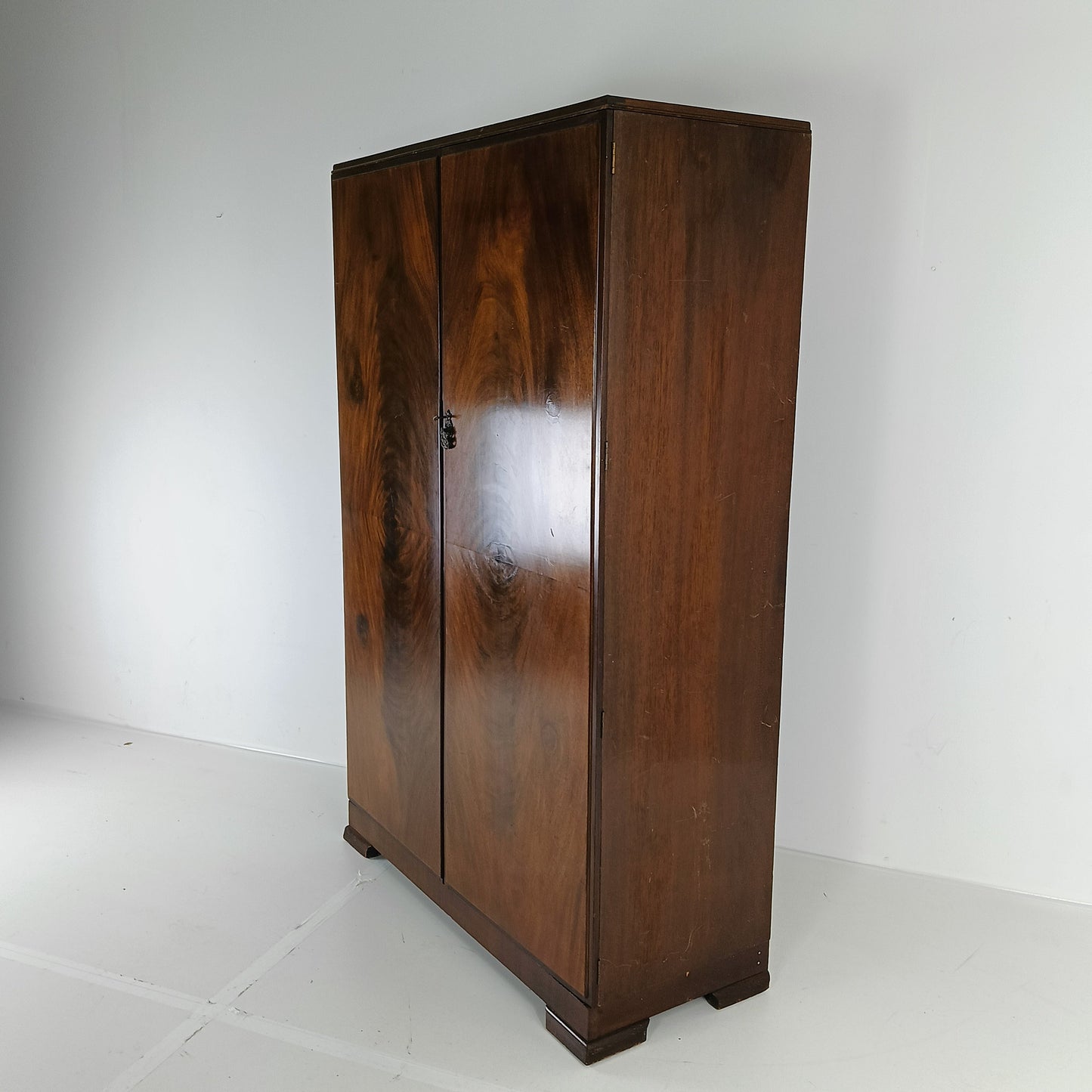 Amazing English Art Deco Burrnut Wardrobe Amazing English Art Deco Burrnut Wardrobe