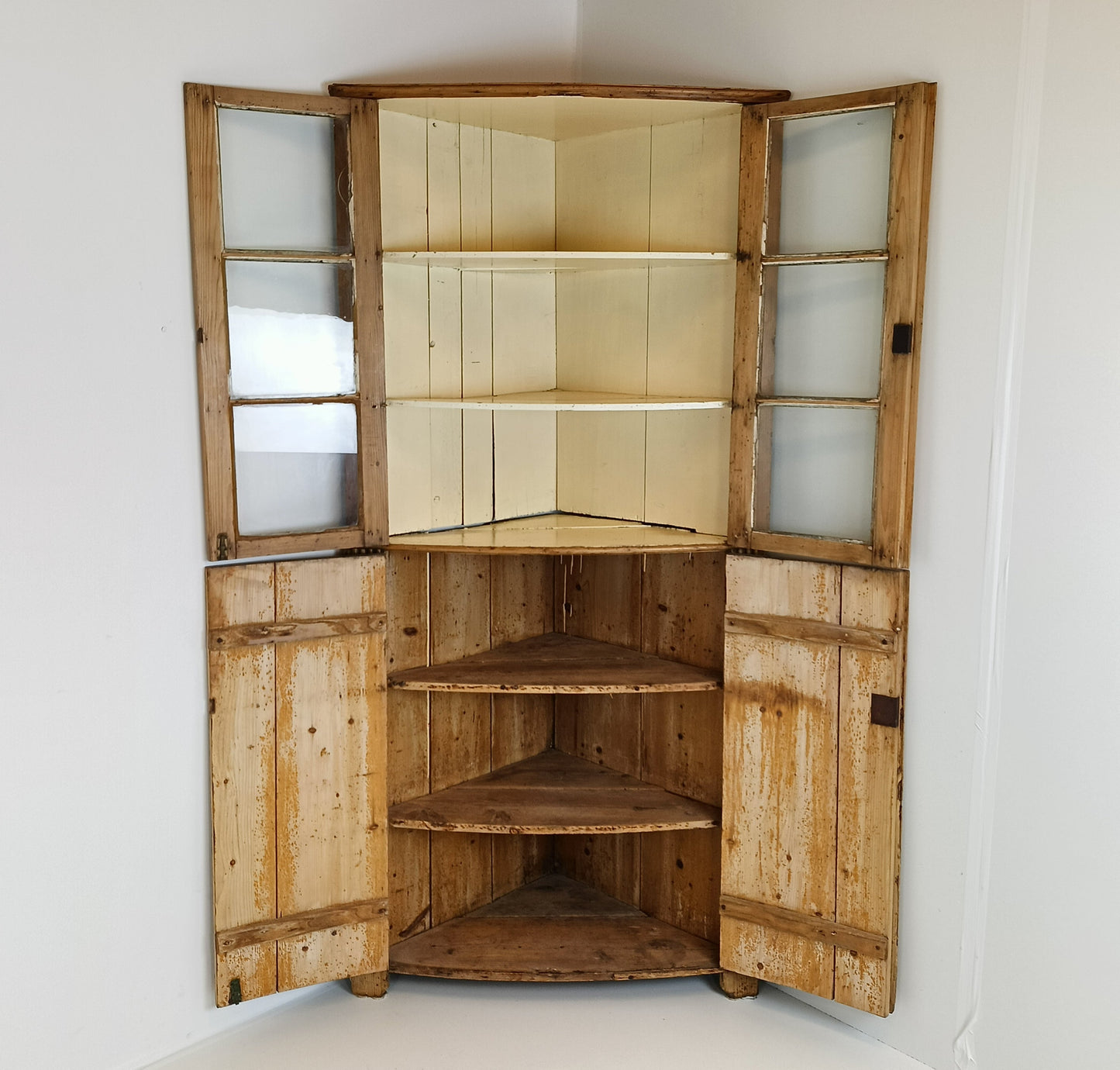 Amazing English Art Deco Burrnut Wardrobe Amazing English Art Deco Burrnut Wardrobe
