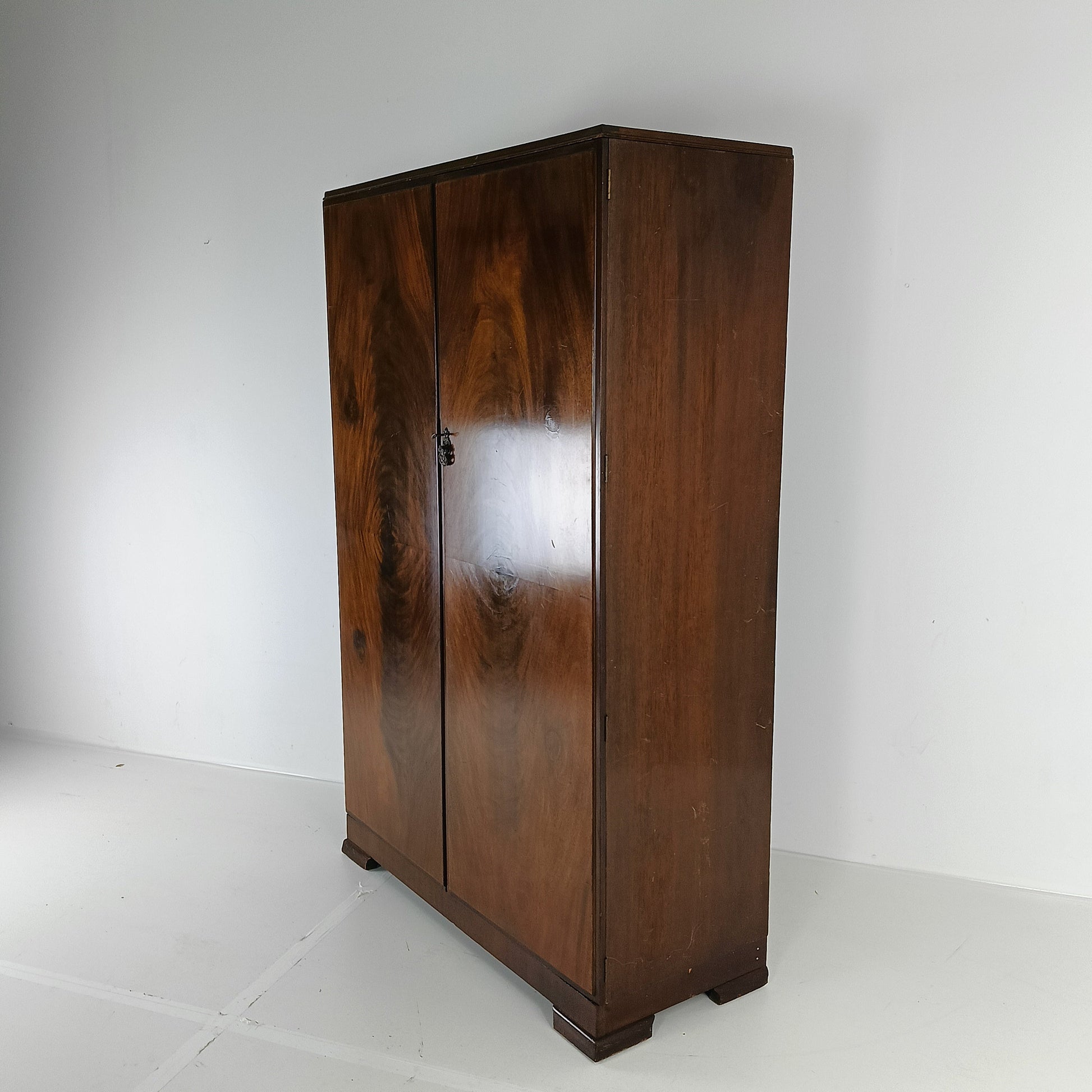 Amazing English Art Deco Burrnut Wardrobe Amazing English Art Deco Burrnut Wardrobe
