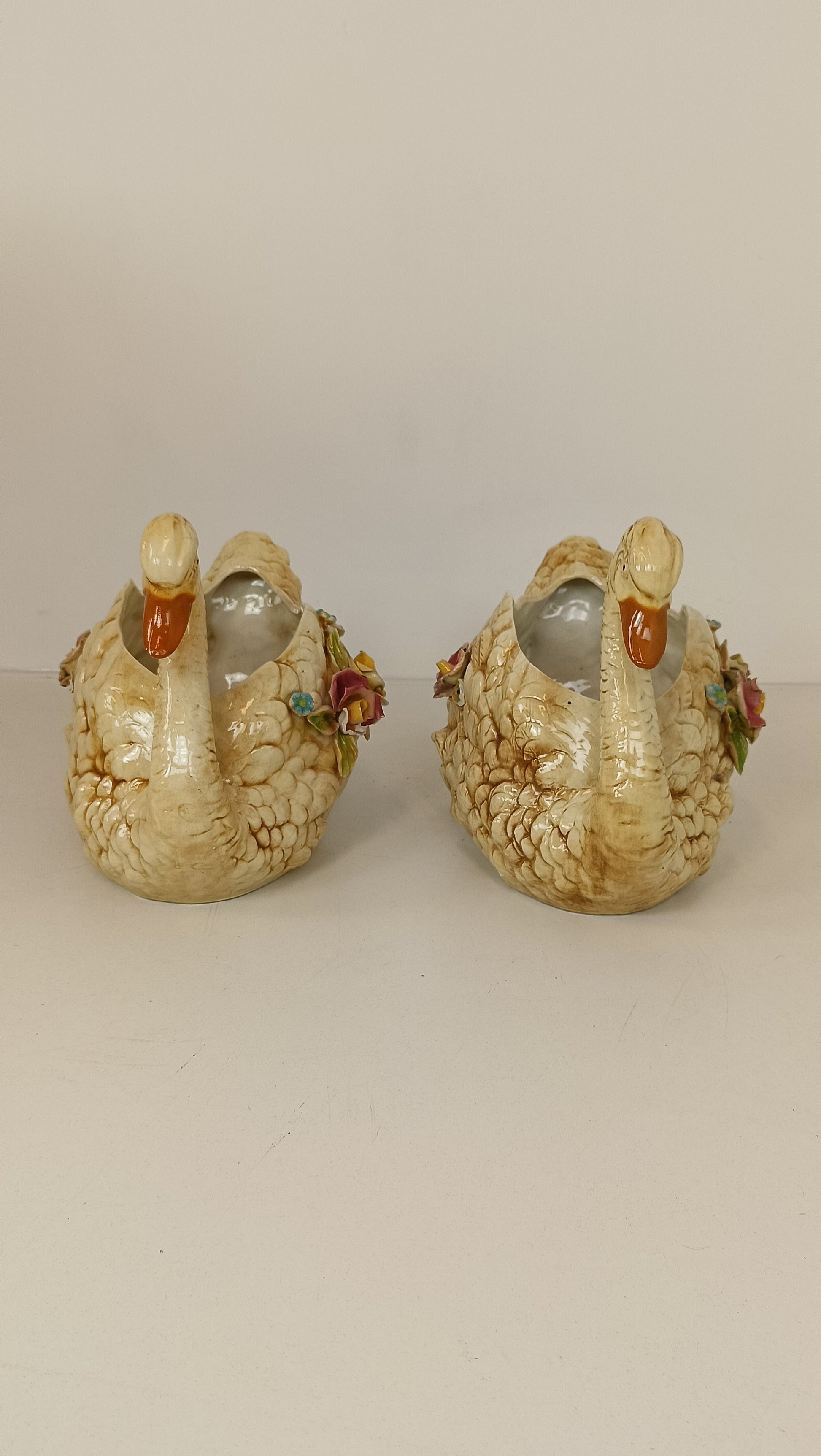 Amazing Garden Swan Glazed Pots Amazing Garden Swan Glazed Pots