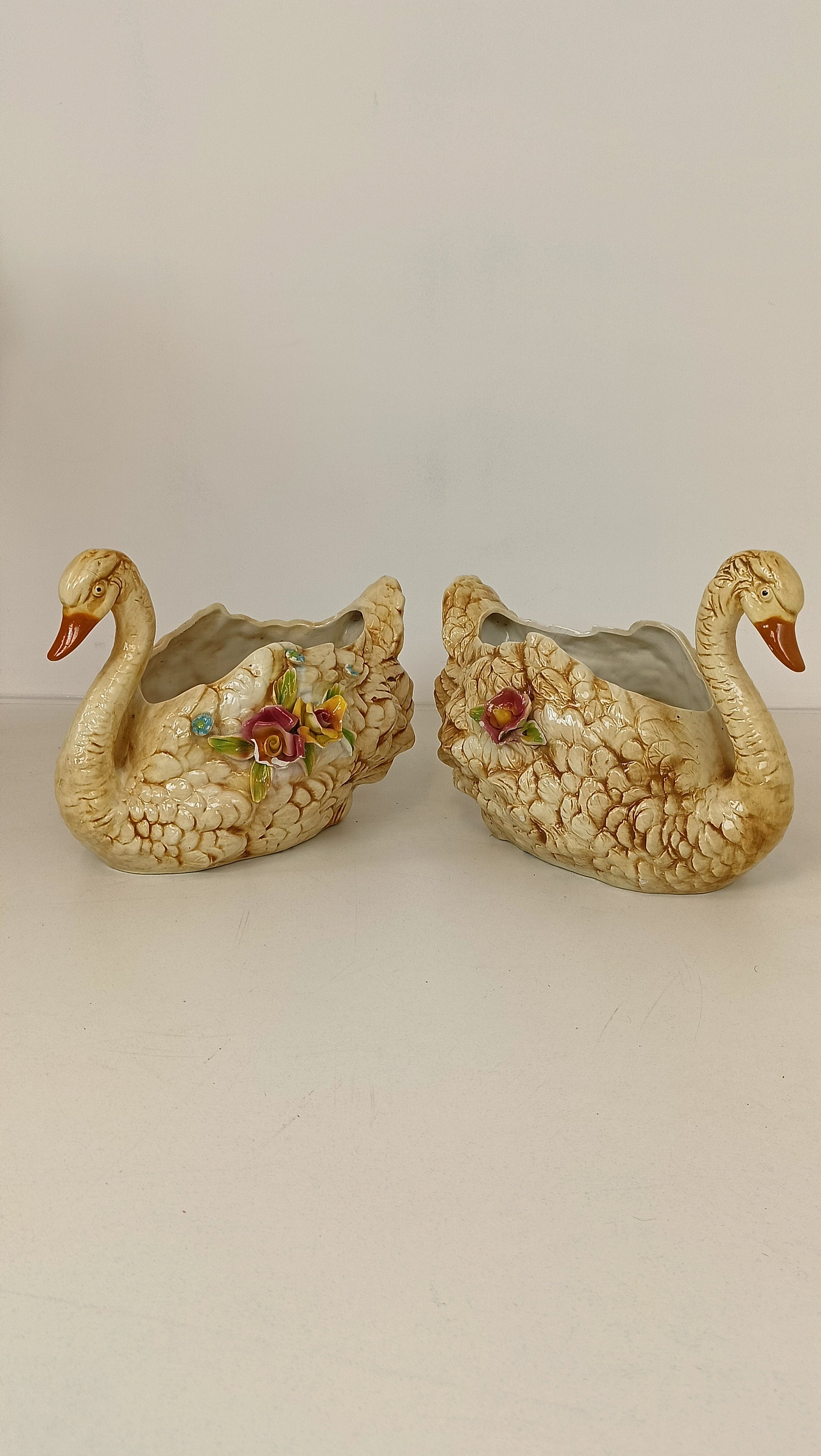 Amazing Garden Swan Glazed Pots Amazing Garden Swan Glazed Pots