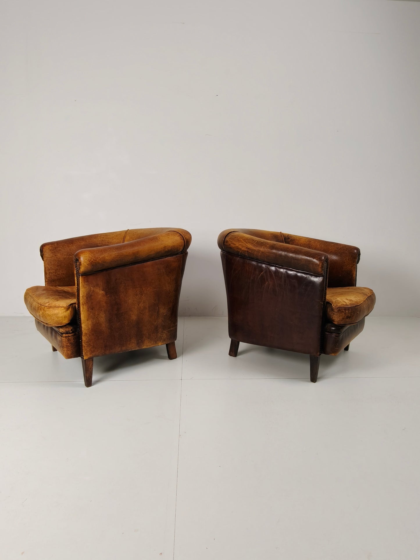 Amazing Patinated Sheep Leather Set of Chairs Amazing Patinated Sheep Leather Set of Chairs