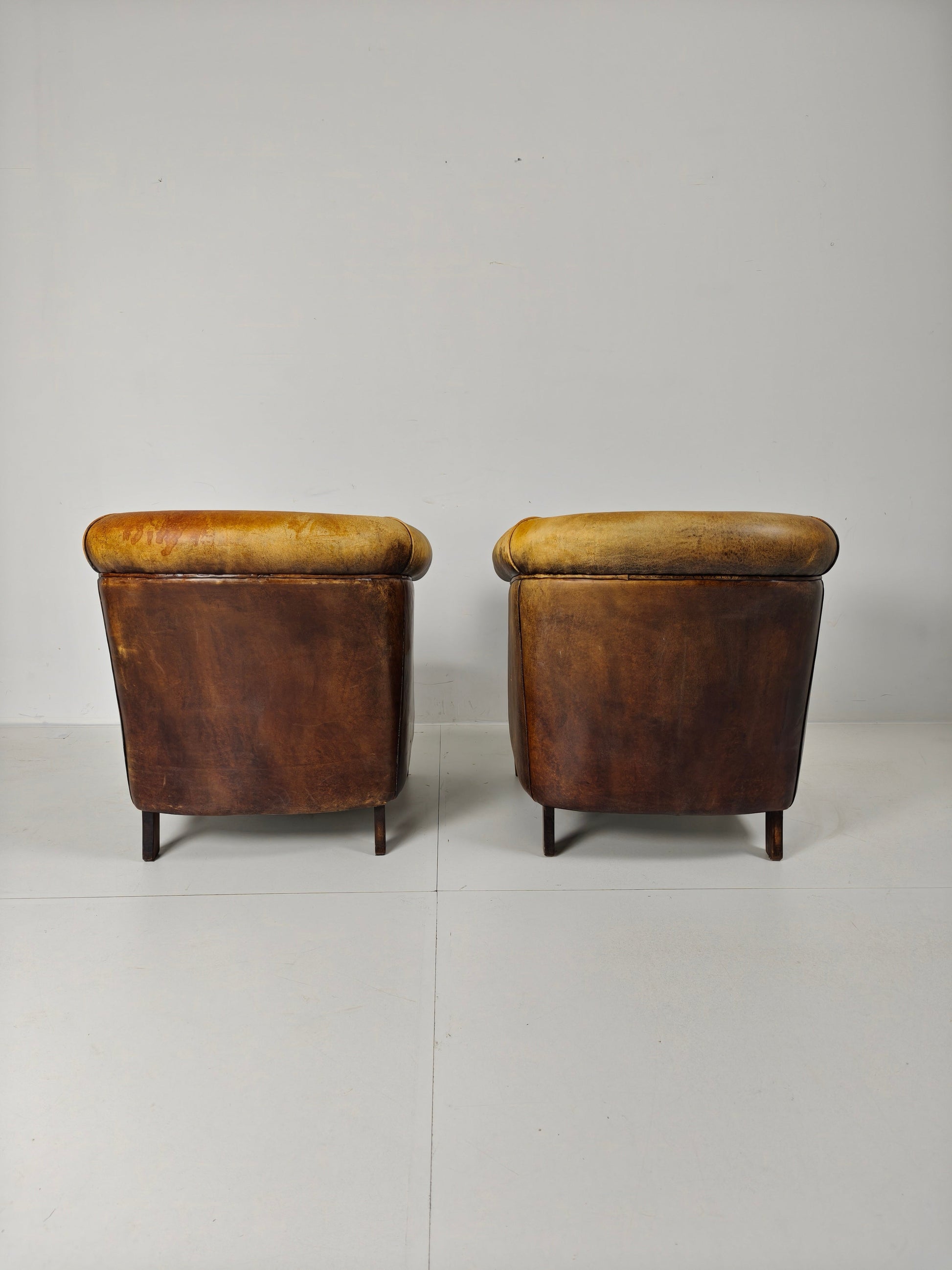 Amazing Patinated Sheep Leather Set of Chairs Amazing Patinated Sheep Leather Set of Chairs