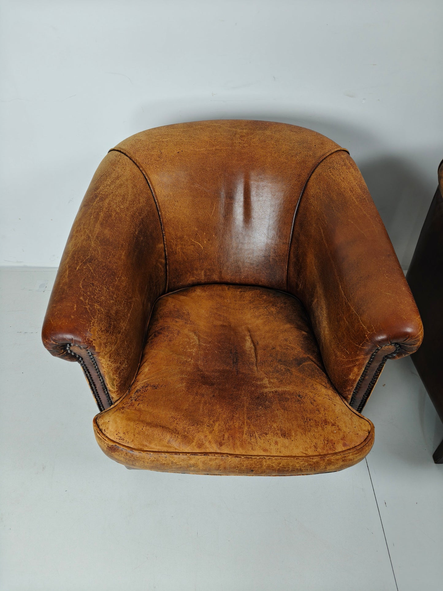 Amazing Patinated Sheep Leather Set of Chairs Amazing Patinated Sheep Leather Set of Chairs