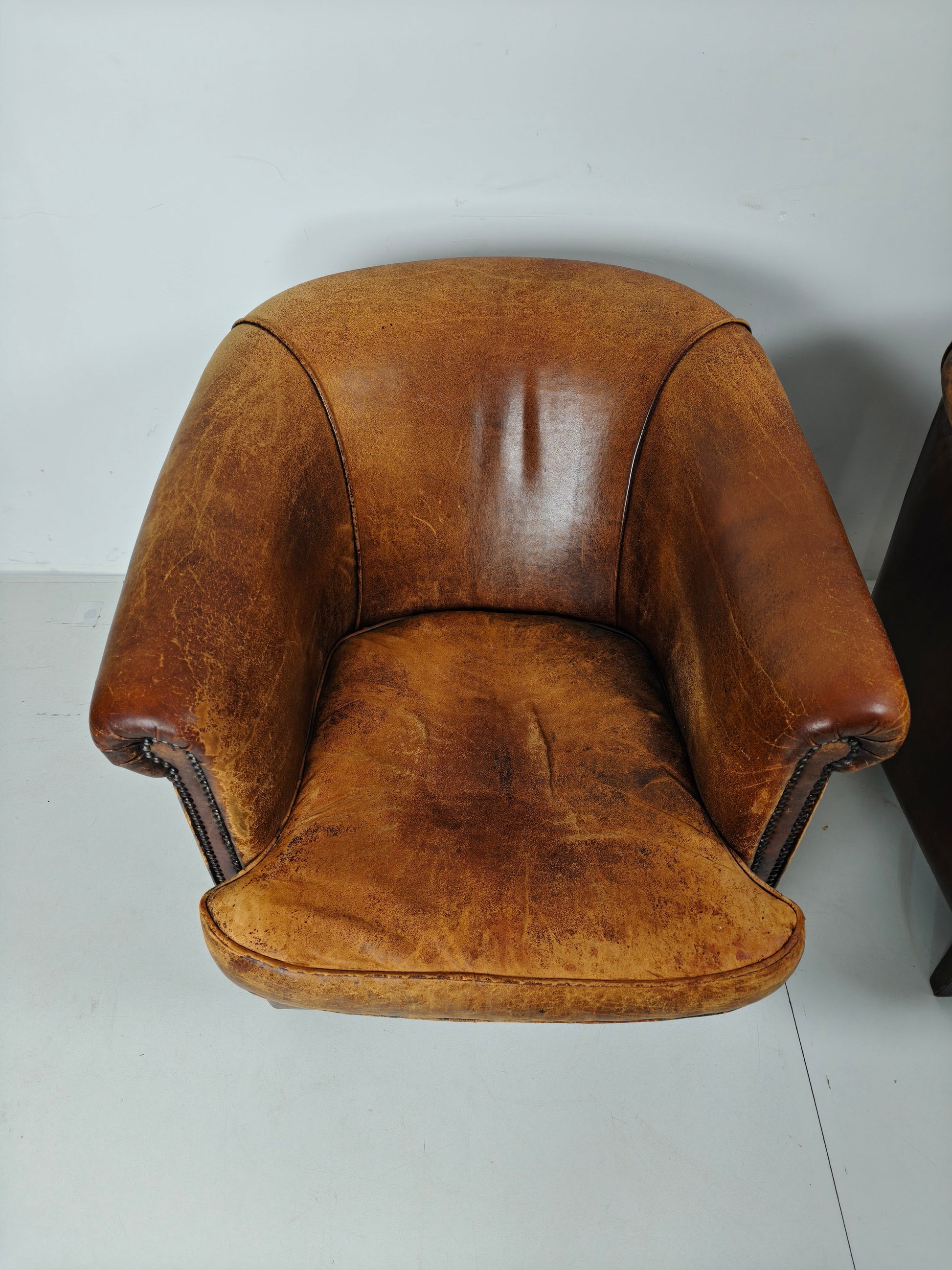 Amazing Patinated Sheep Leather Set of Chairs Amazing Patinated Sheep Leather Set of Chairs