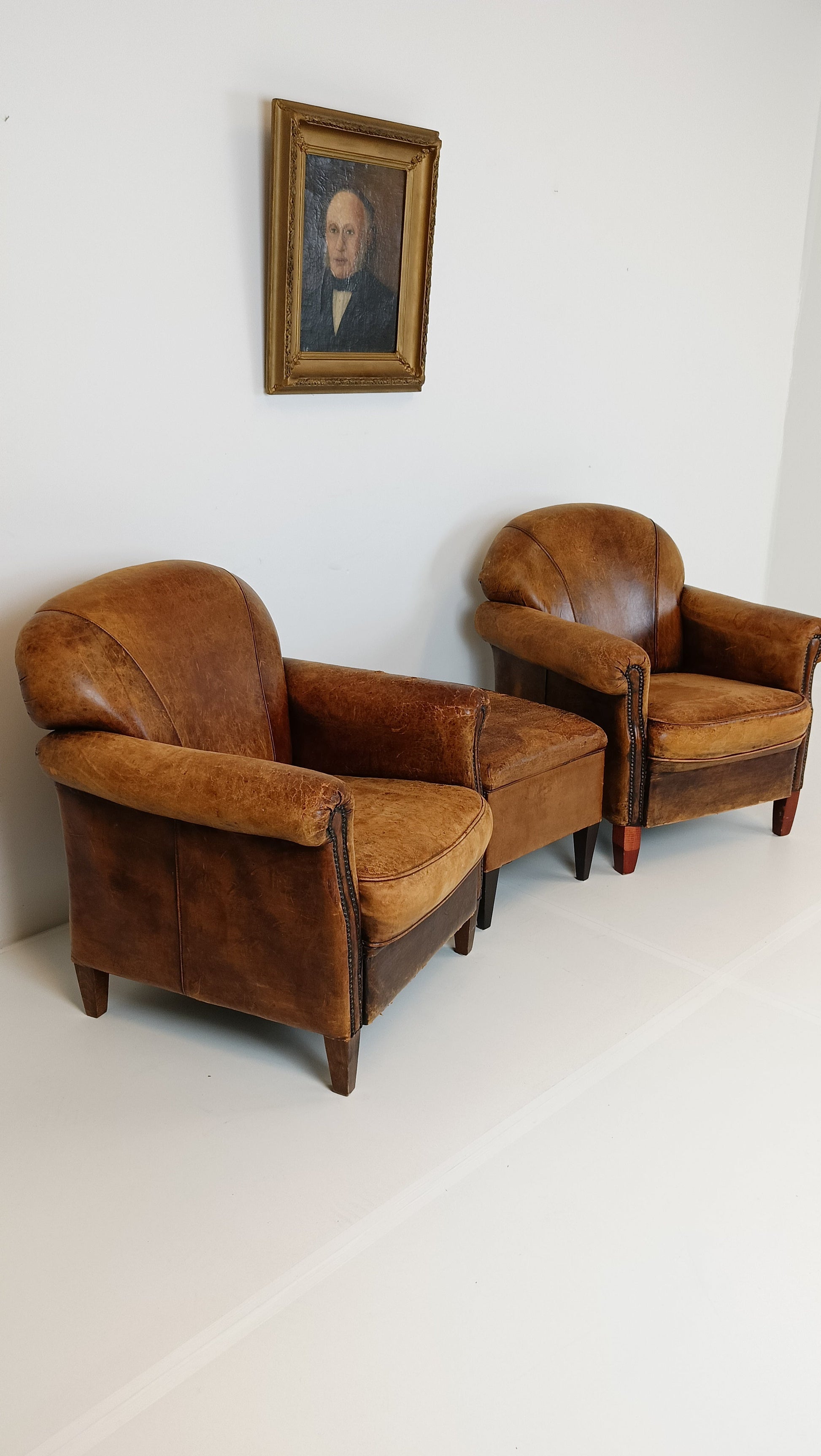 Amazing Patinated Sheep Leather Set of Chairs With Poof Amazing Patinated Sheep Leather Set of Chairs With Poof