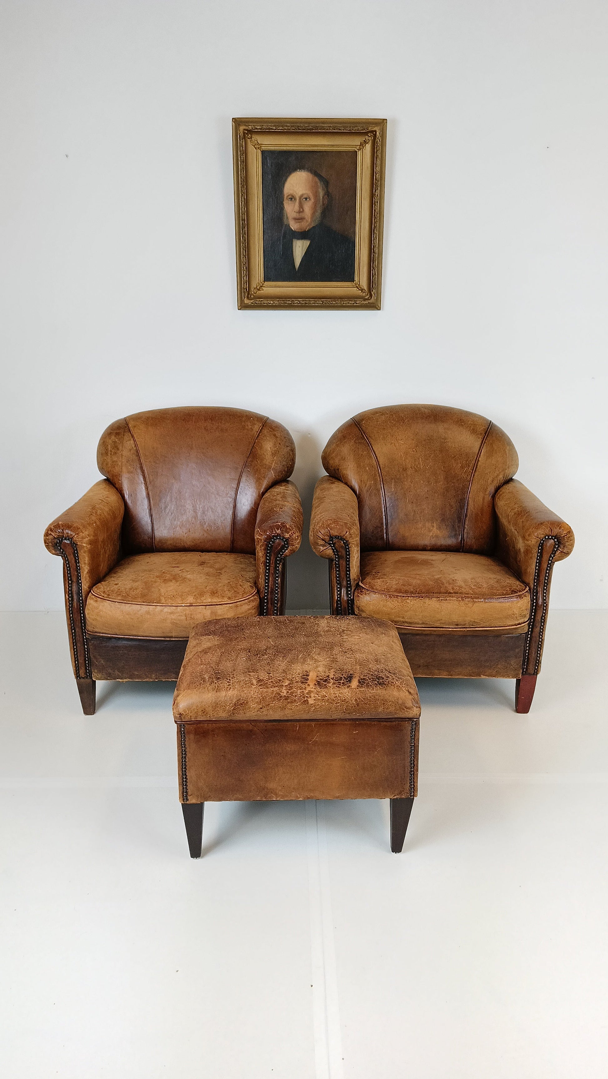 Amazing Patinated Sheep Leather Set of Chairs With Poof Amazing Patinated Sheep Leather Set of Chairs With Poof