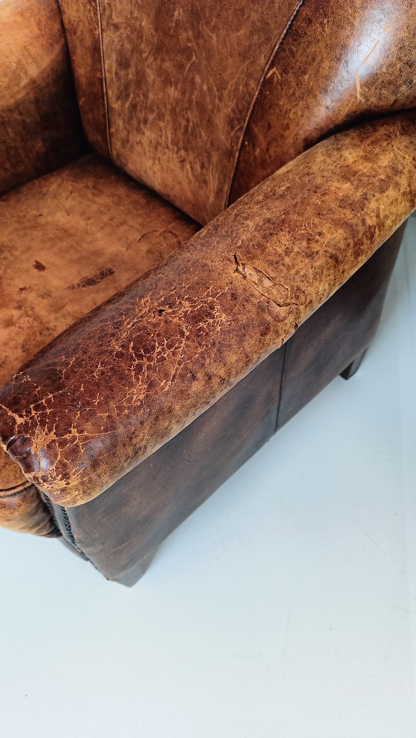 Amazing Patinated Sheep Leather Set of Chairs With Poof Amazing Patinated Sheep Leather Set of Chairs With Poof