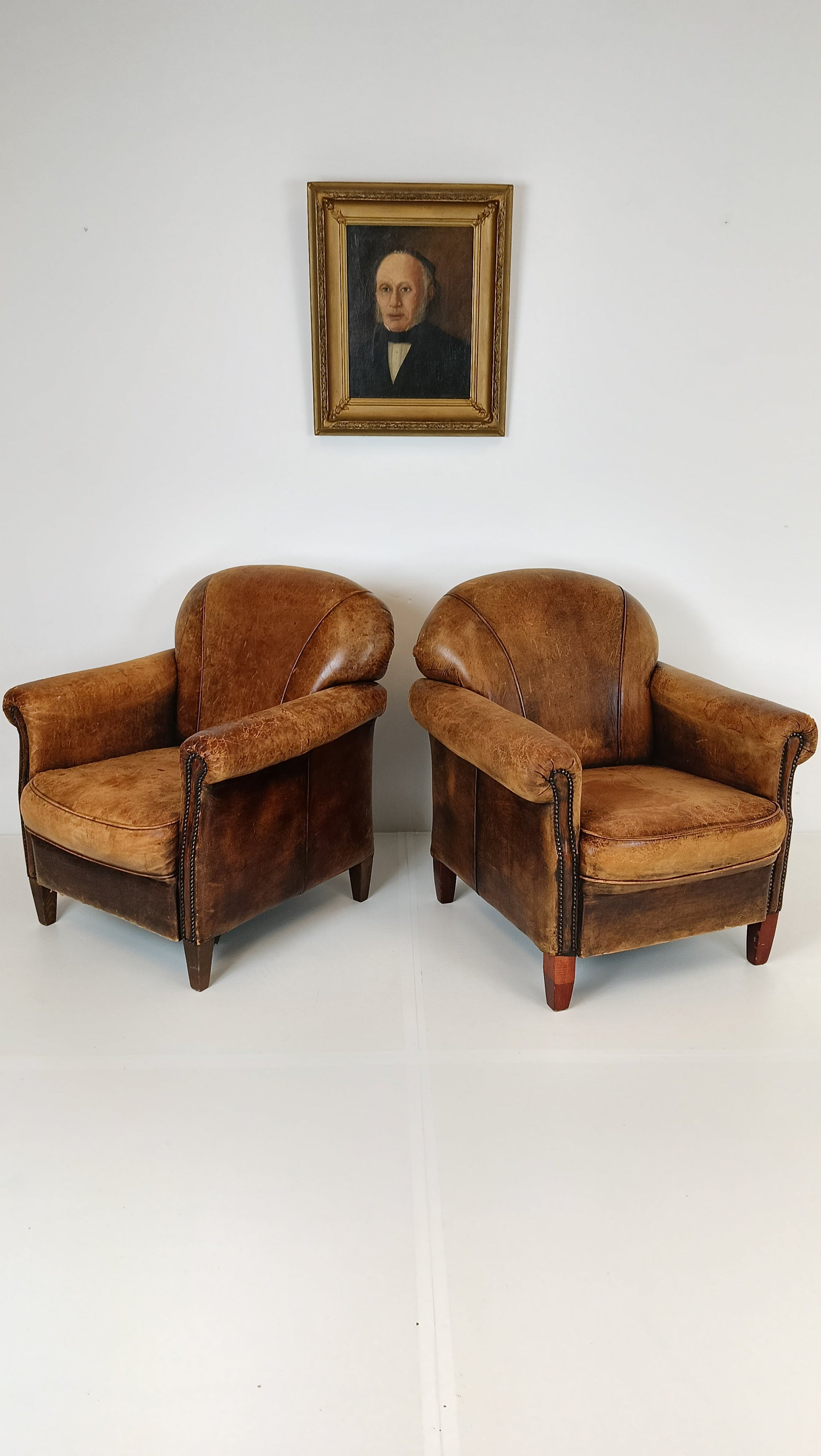 Amazing Patinated Sheep Leather Set of Chairs With Poof Amazing Patinated Sheep Leather Set of Chairs With Poof