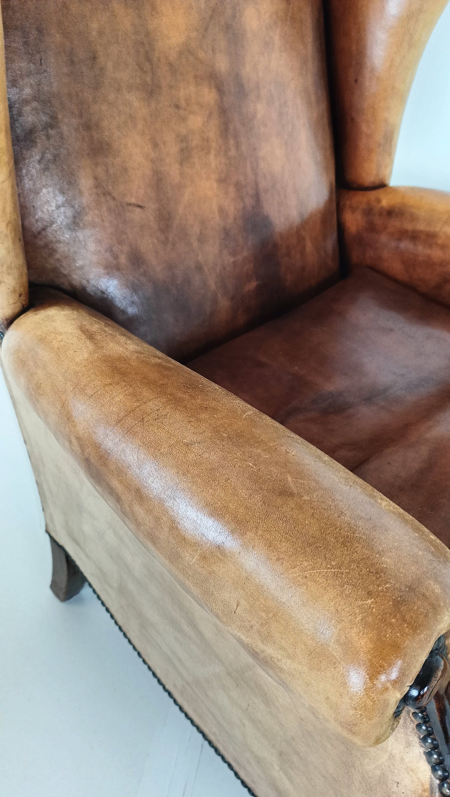 Amazing Sheep Leather Chair In Excellent Condition Amazing Sheep Leather Chair In Excellent Condition