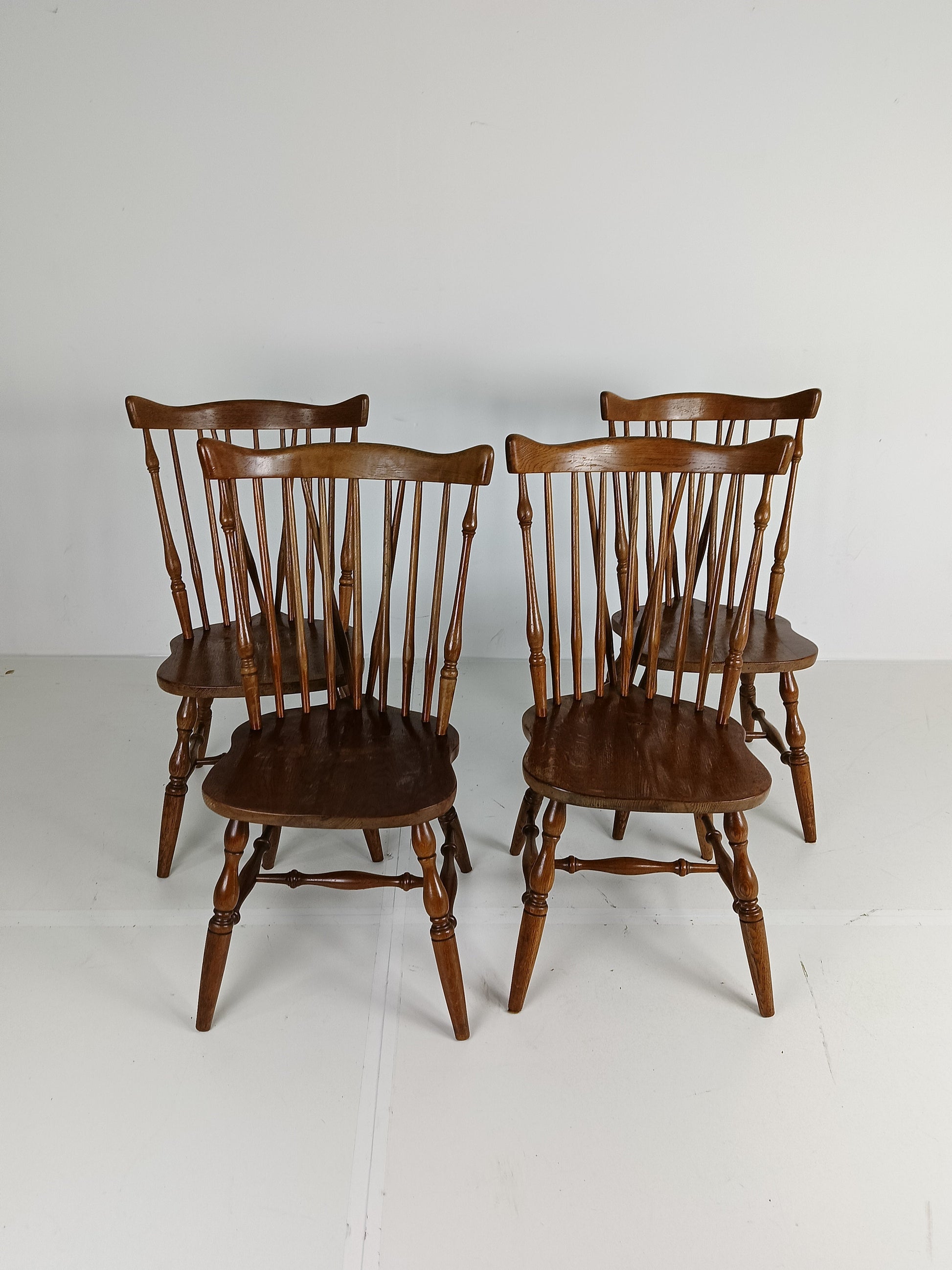 Amazing Windsor Style High Chair Set (4p) Amazing Windsor Style High Chair Set (4p)