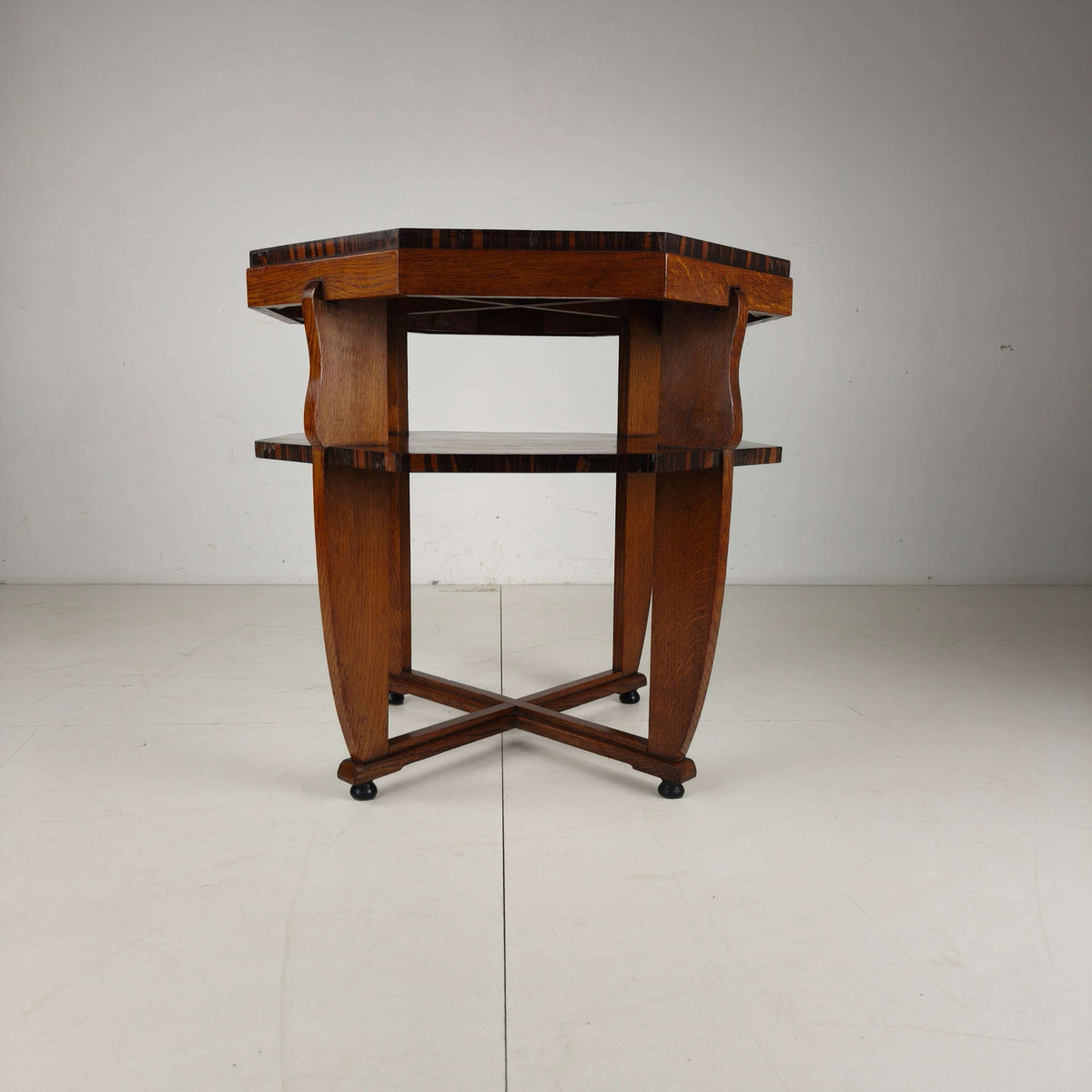 Amsterdam School Coffee Table – Oak with Veneer Inlay, circa 1920 Amsterdam School Coffee Table – Oak with Veneer Inlay, circa 1920
