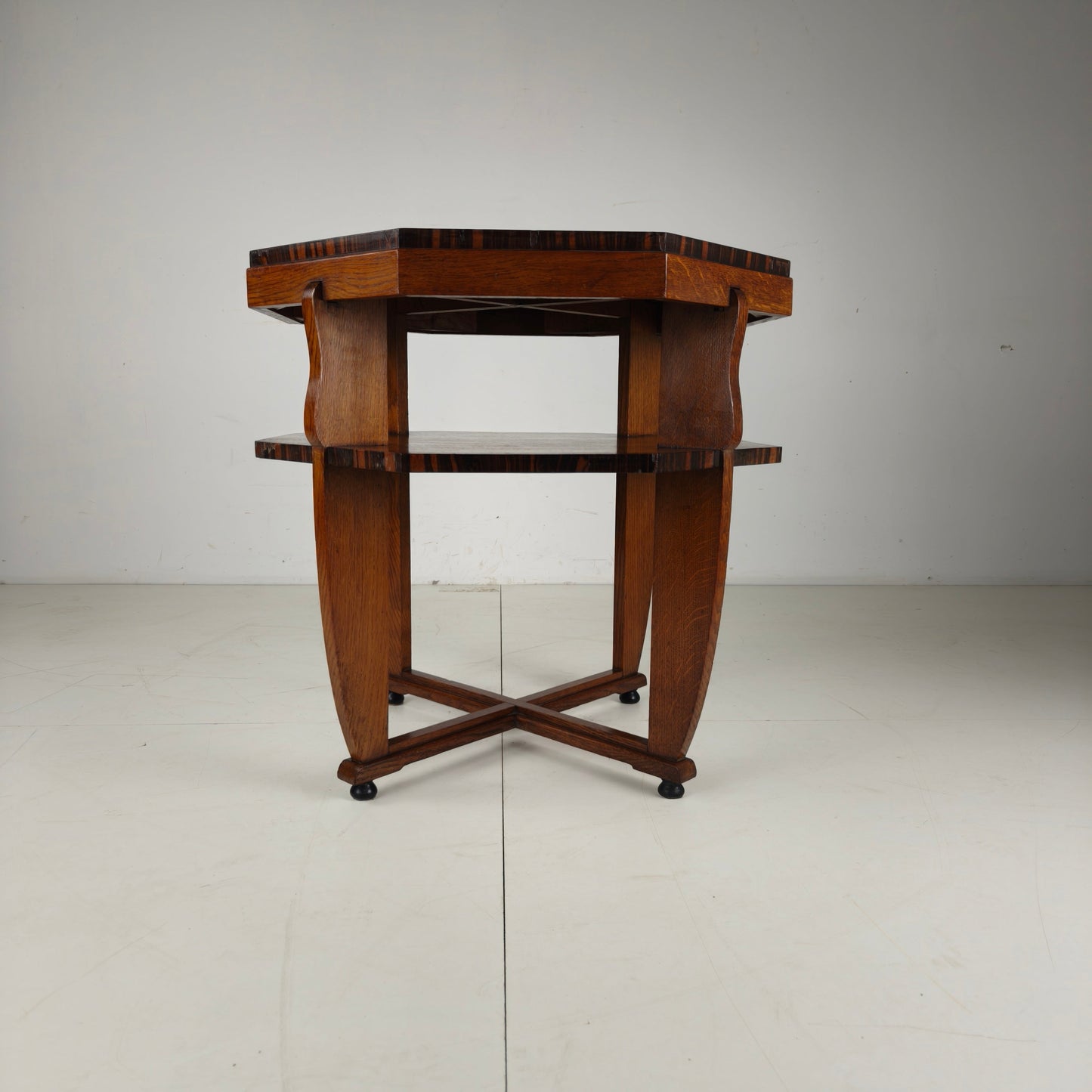 Amsterdam School Coffee Table – Oak with Veneer Inlay, circa 1920 Amsterdam School Coffee Table – Oak with Veneer Inlay, circa 1920
