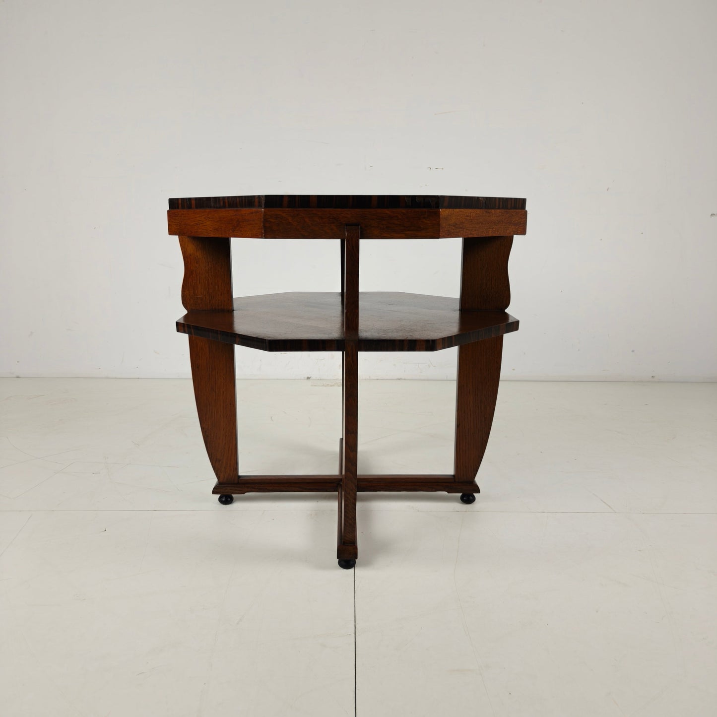 Amsterdam School Coffee Table – Oak with Veneer Inlay, circa 1920 Amsterdam School Coffee Table – Oak with Veneer Inlay, circa 1920