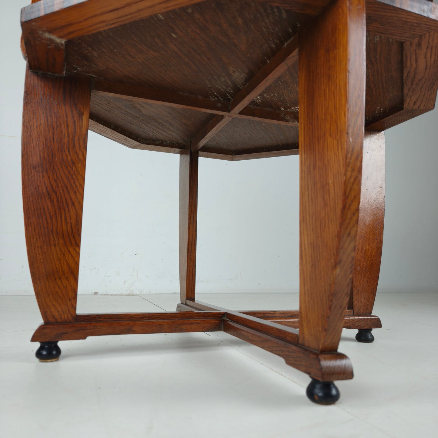 Amsterdam School Coffee Table – Oak with Veneer Inlay, circa 1920 Amsterdam School Coffee Table – Oak with Veneer Inlay, circa 1920