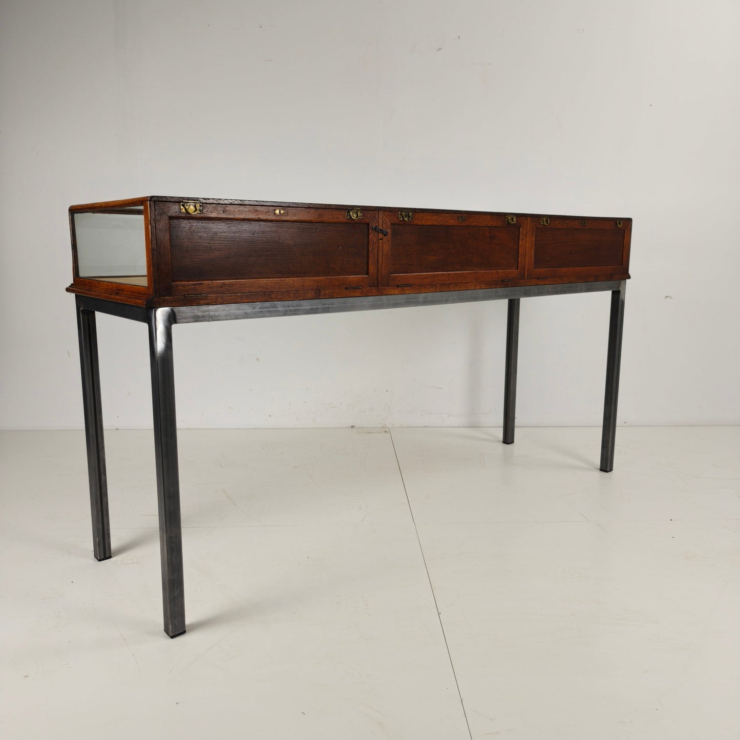 Antique 1920s–1930s Jeweler’s Display Counter Antique 1920s–1930s Jeweler’s Display Counter
