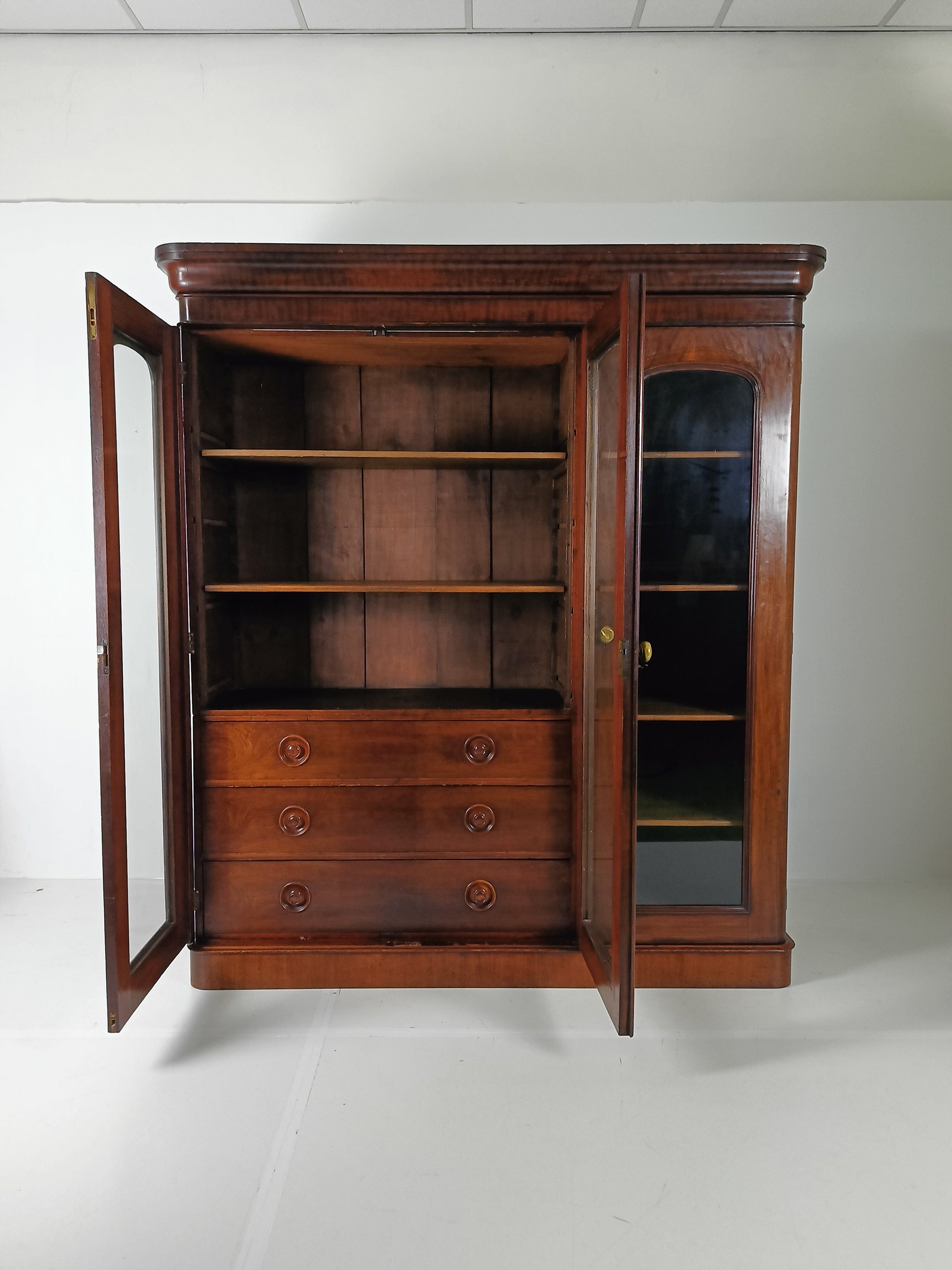 Antique 19th Century Scottish Mahogany Cabinet Antique 19th Century Scottish Mahogany Cabinet