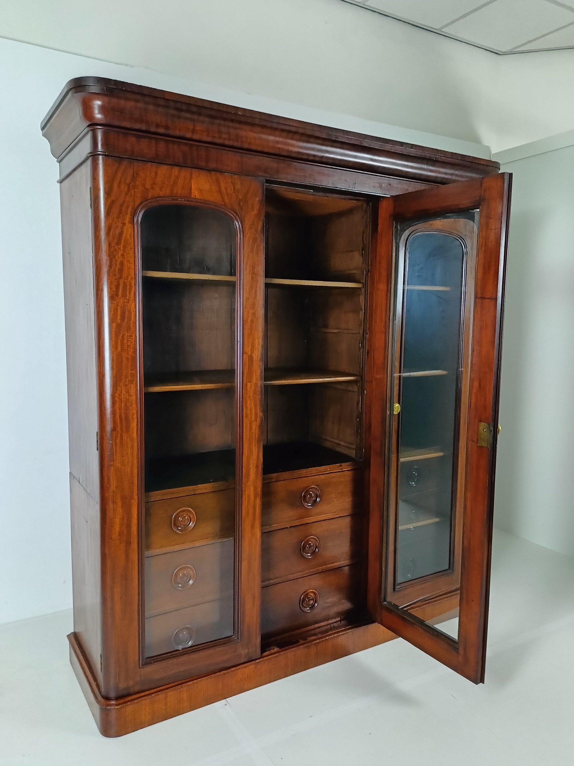 Antique 19th Century Scottish Mahogany Cabinet Antique 19th Century Scottish Mahogany Cabinet
