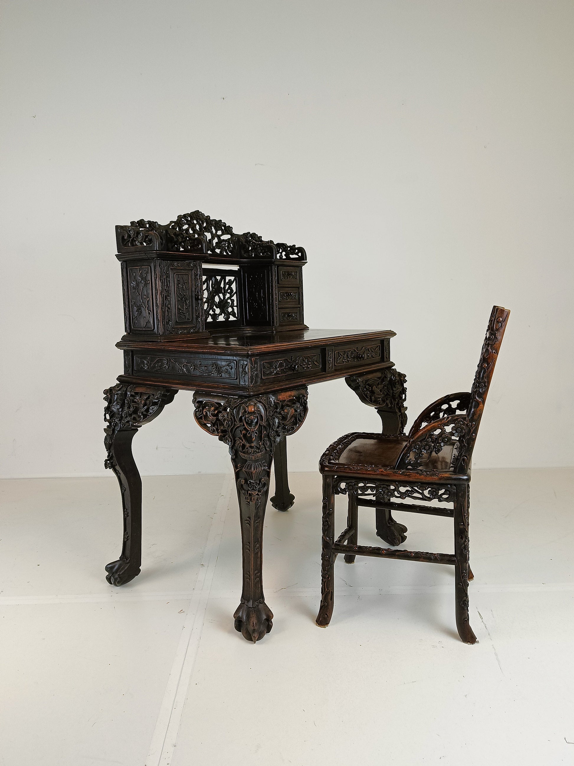 Antique Chinese Padouk Wood Chair Antique Chinese Padouk Wood Chair