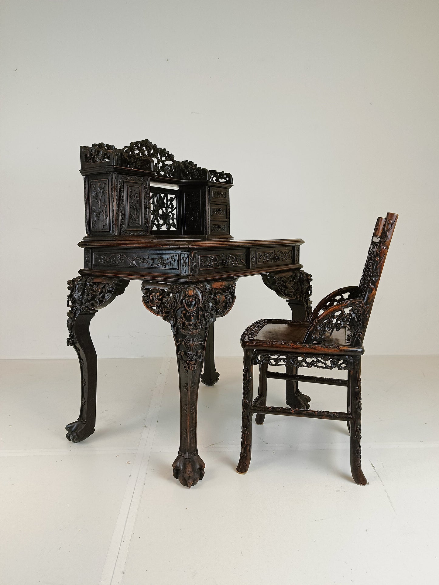 Antique Chinese Padouk Wood Desk Antique Chinese Padouk Wood Desk