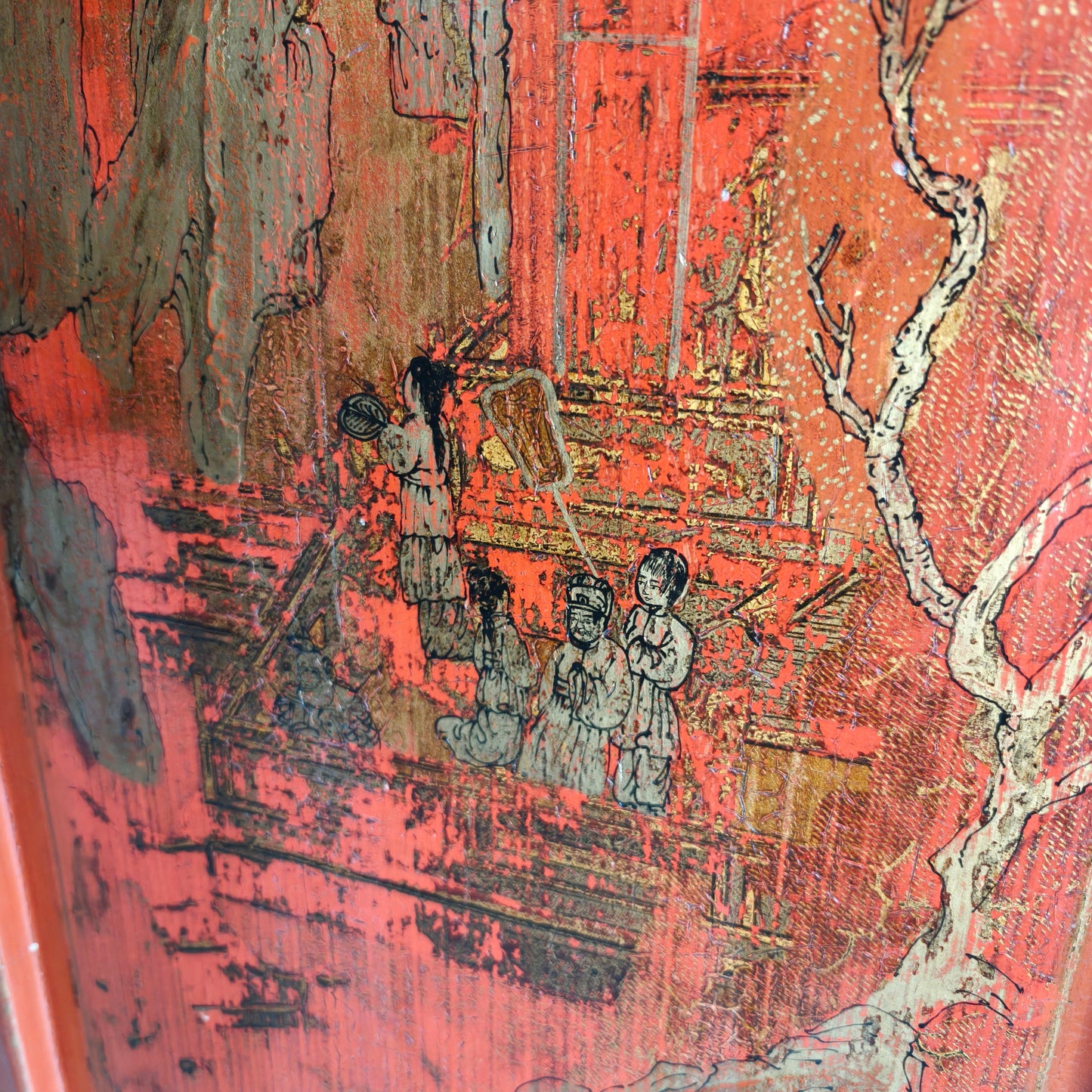 Antique Chinese red lacquer cabinet, late 19th / early 20th century. Antique Chinese red lacquer cabinet, late 19th / early 20th century.