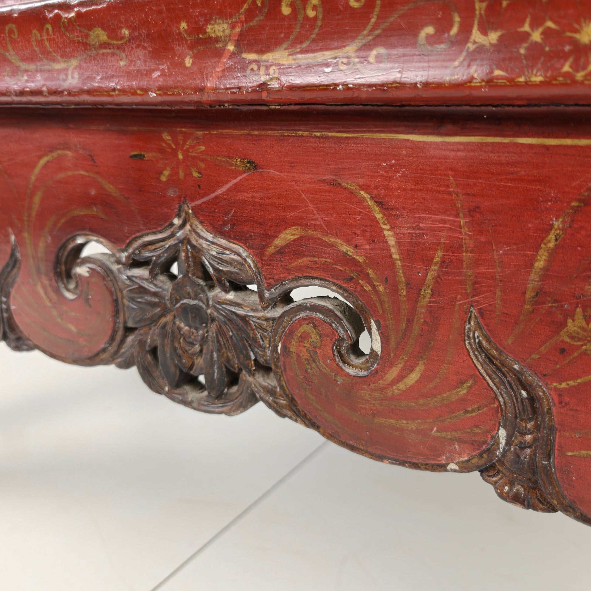 Antique Chinese red lacquer cabinet, late 19th / early 20th century. Antique Chinese red lacquer cabinet, late 19th / early 20th century.