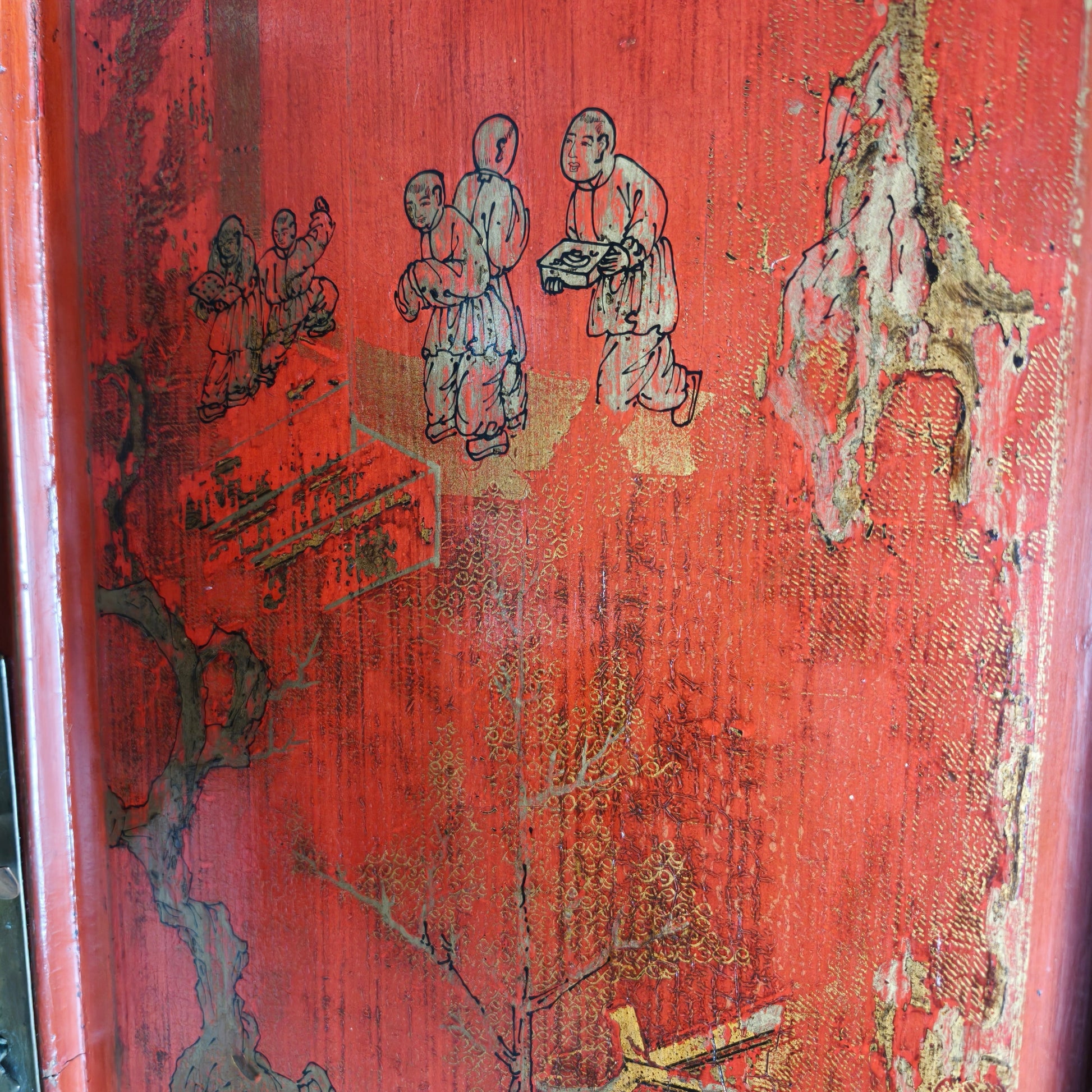 Antique Chinese red lacquer cabinet, late 19th / early 20th century. Antique Chinese red lacquer cabinet, late 19th / early 20th century.