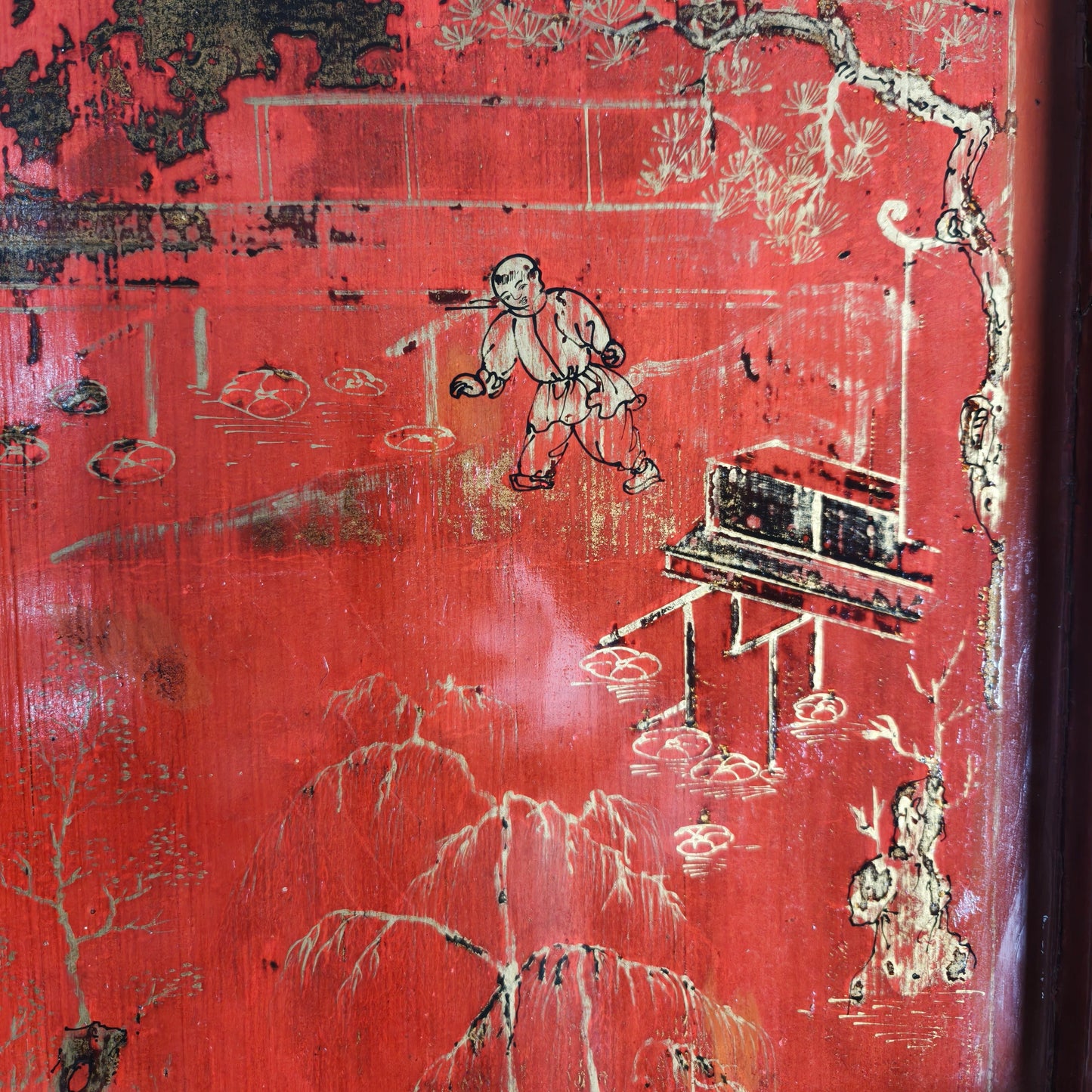 Antique Chinese red lacquer cabinet, late 19th / early 20th century. Antique Chinese red lacquer cabinet, late 19th / early 20th century.