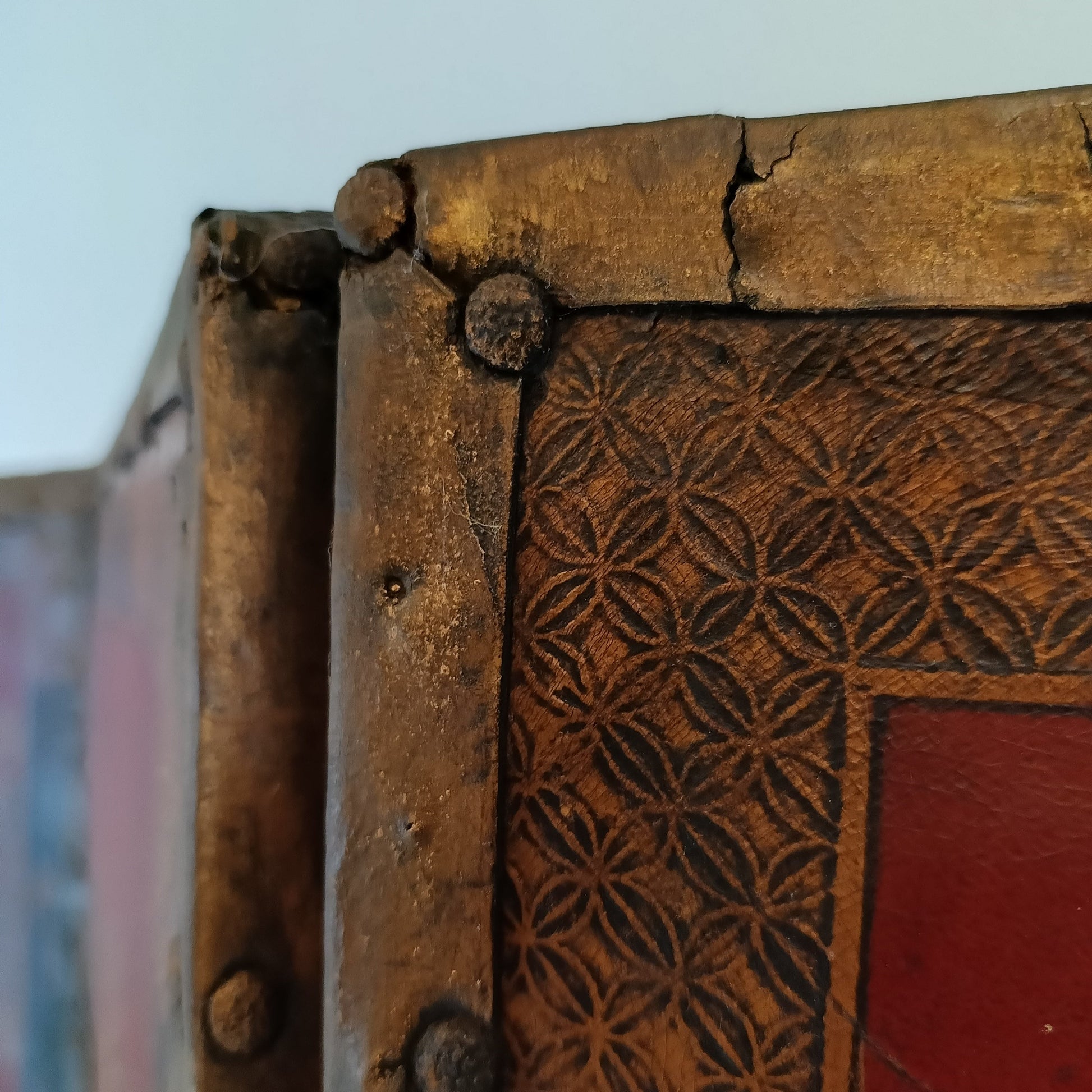 Antique Chinoiserie Leather Screen Antique Chinoiserie Leather Screen