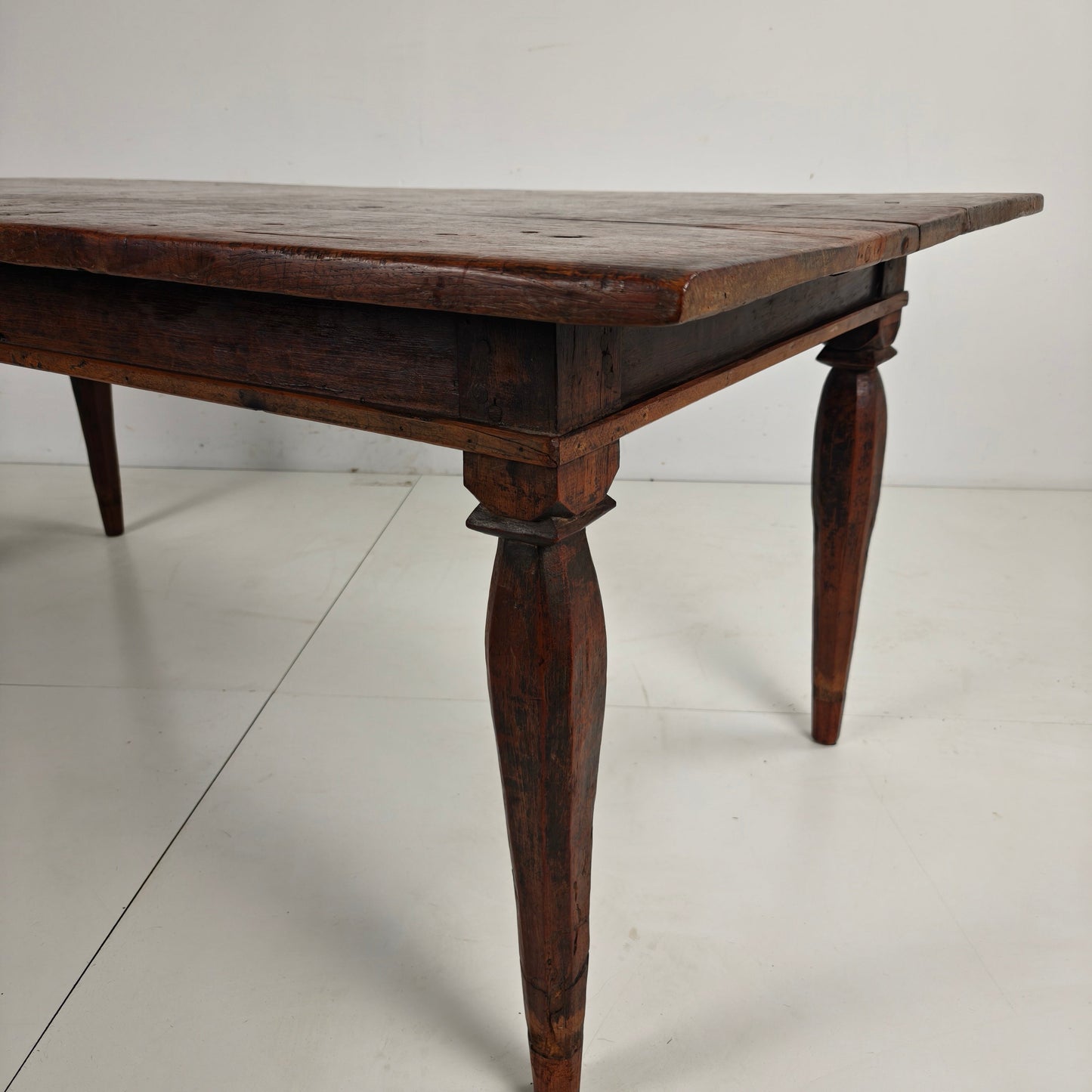 Antique Colonial Dining Table Antique Colonial Dining Table