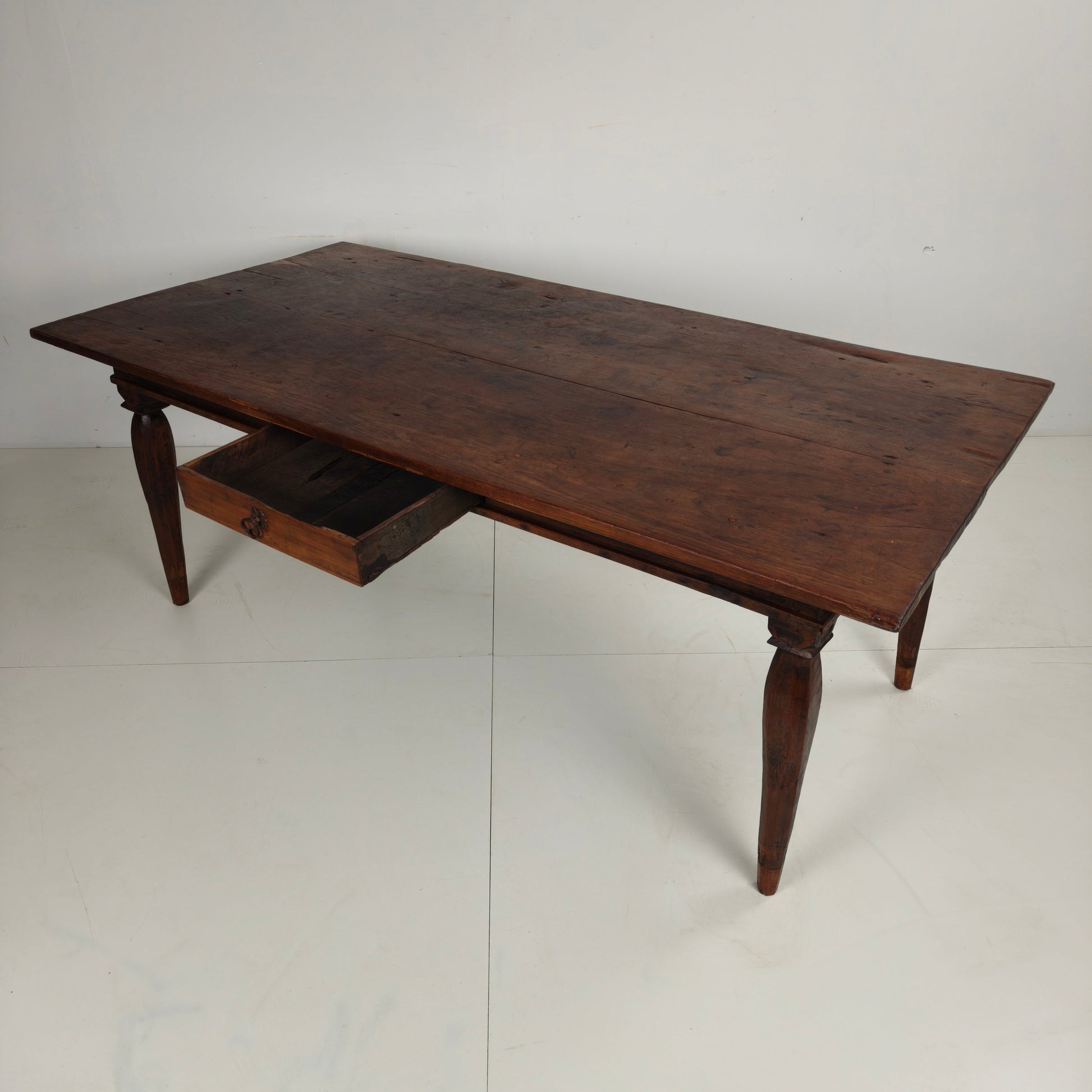 Antique Colonial Dining Table Antique Colonial Dining Table