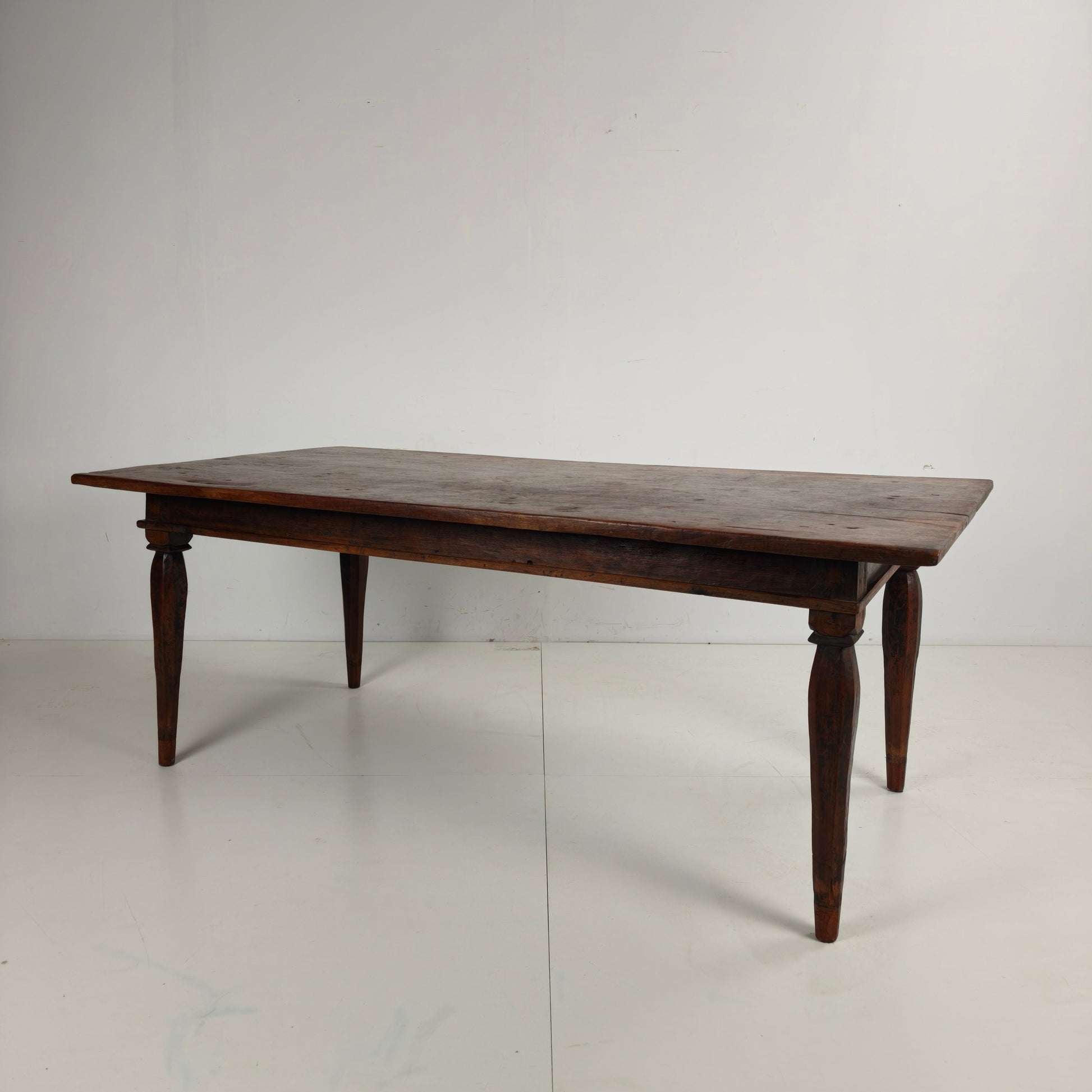 Antique Colonial Dining Table Antique Colonial Dining Table