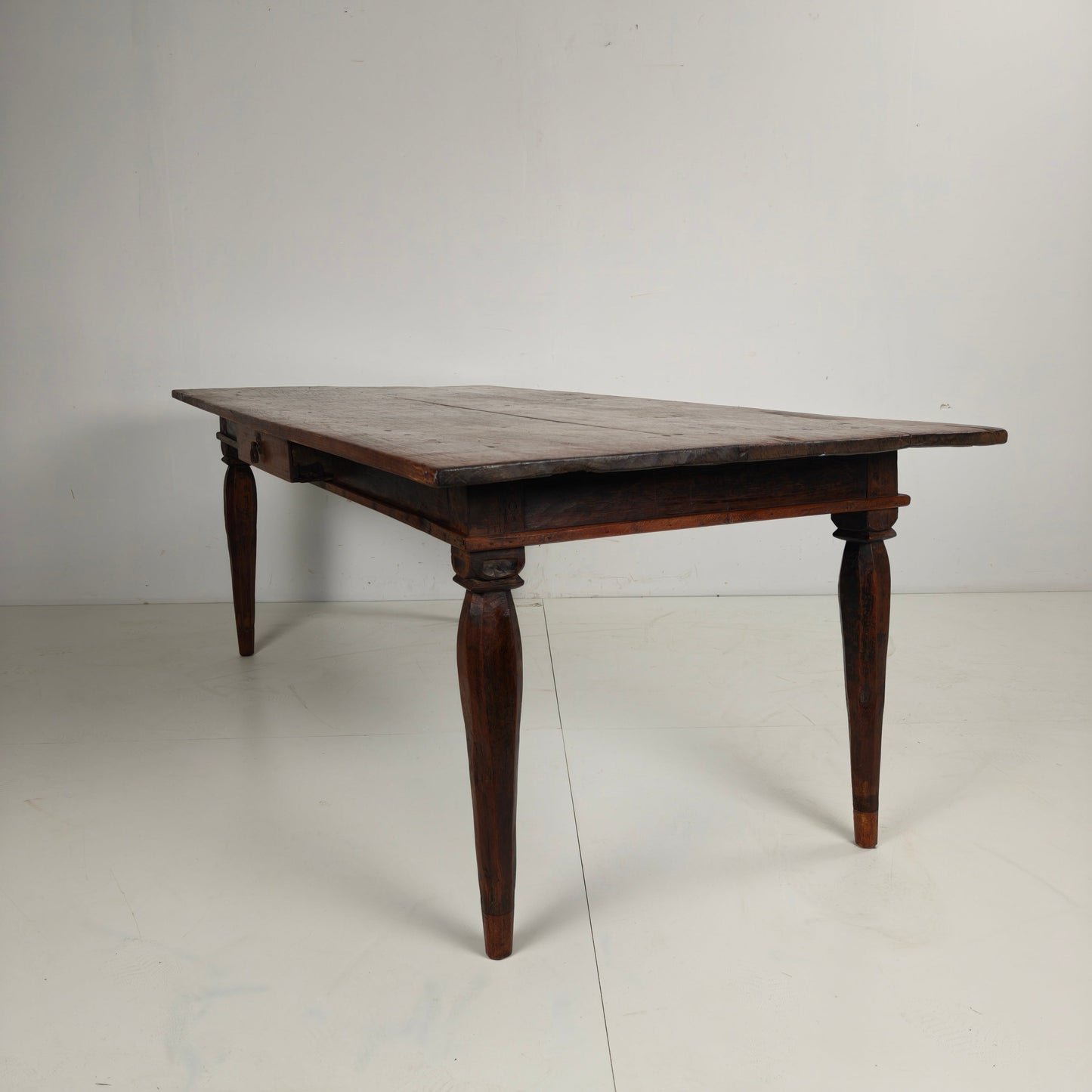 Antique Colonial Dining Table Antique Colonial Dining Table