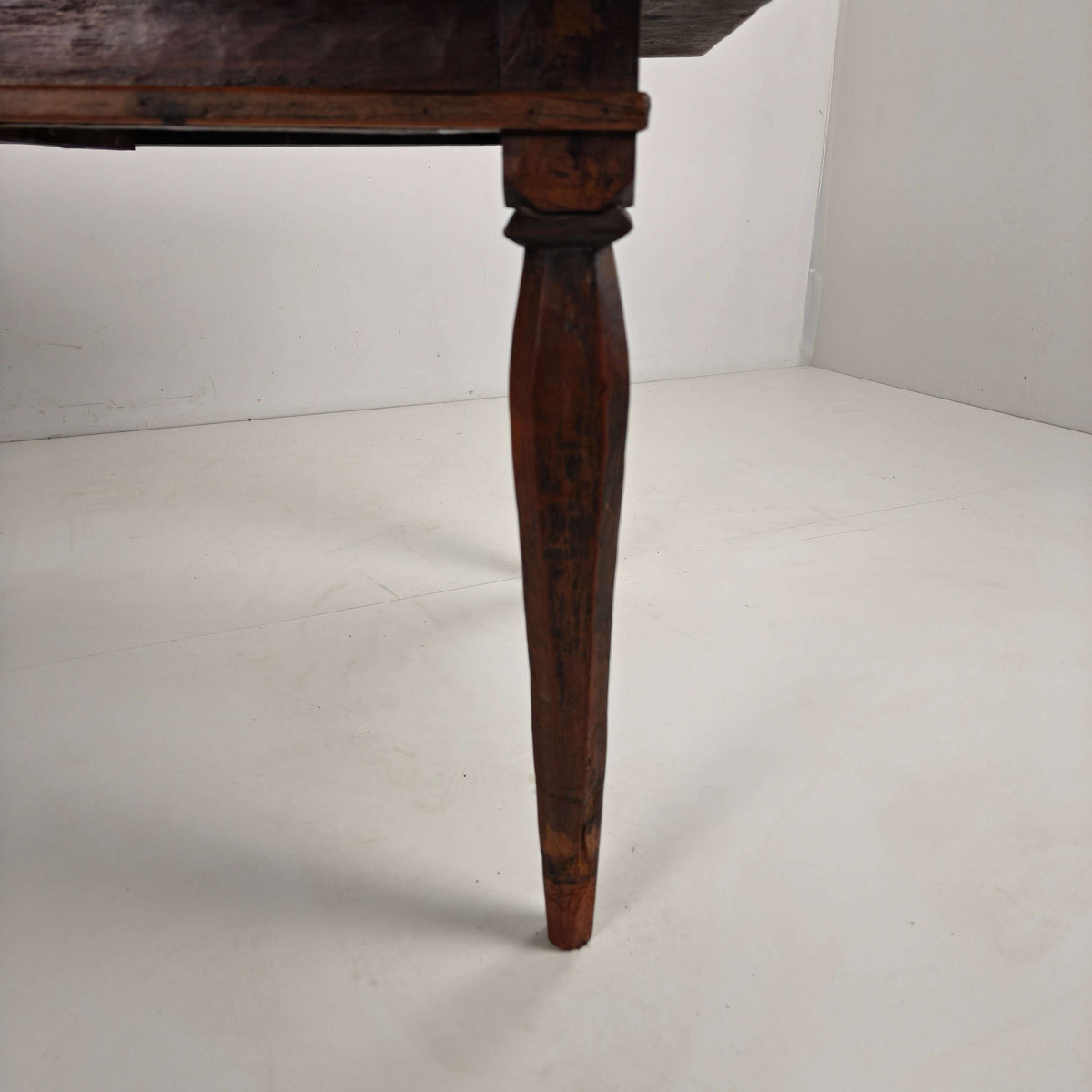 Antique Colonial Dining Table Antique Colonial Dining Table