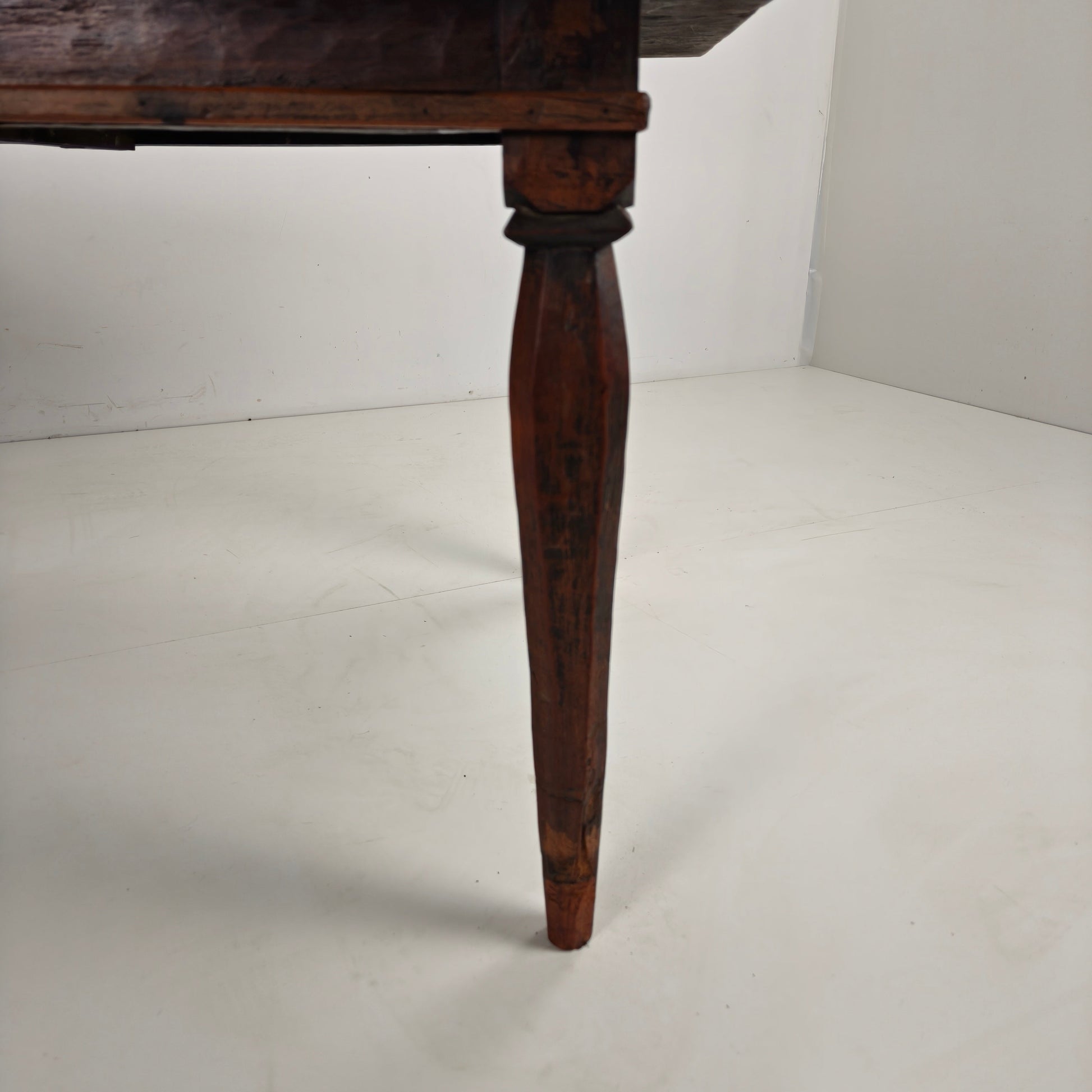 Antique Colonial Dining Table Antique Colonial Dining Table