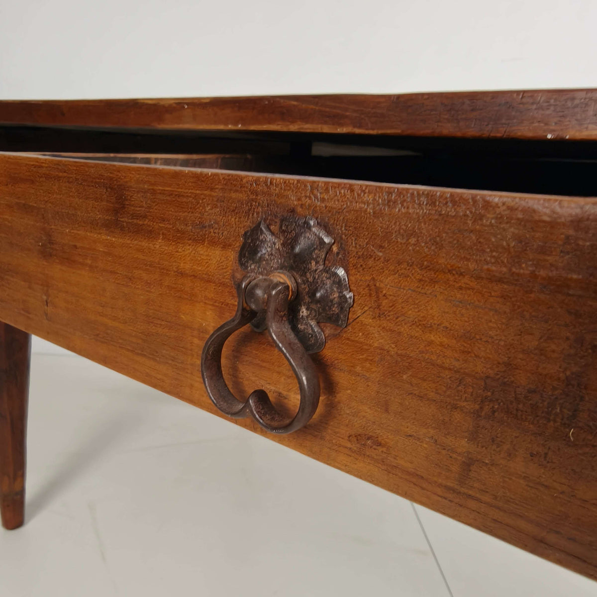Antique Colonial Dining Table Antique Colonial Dining Table