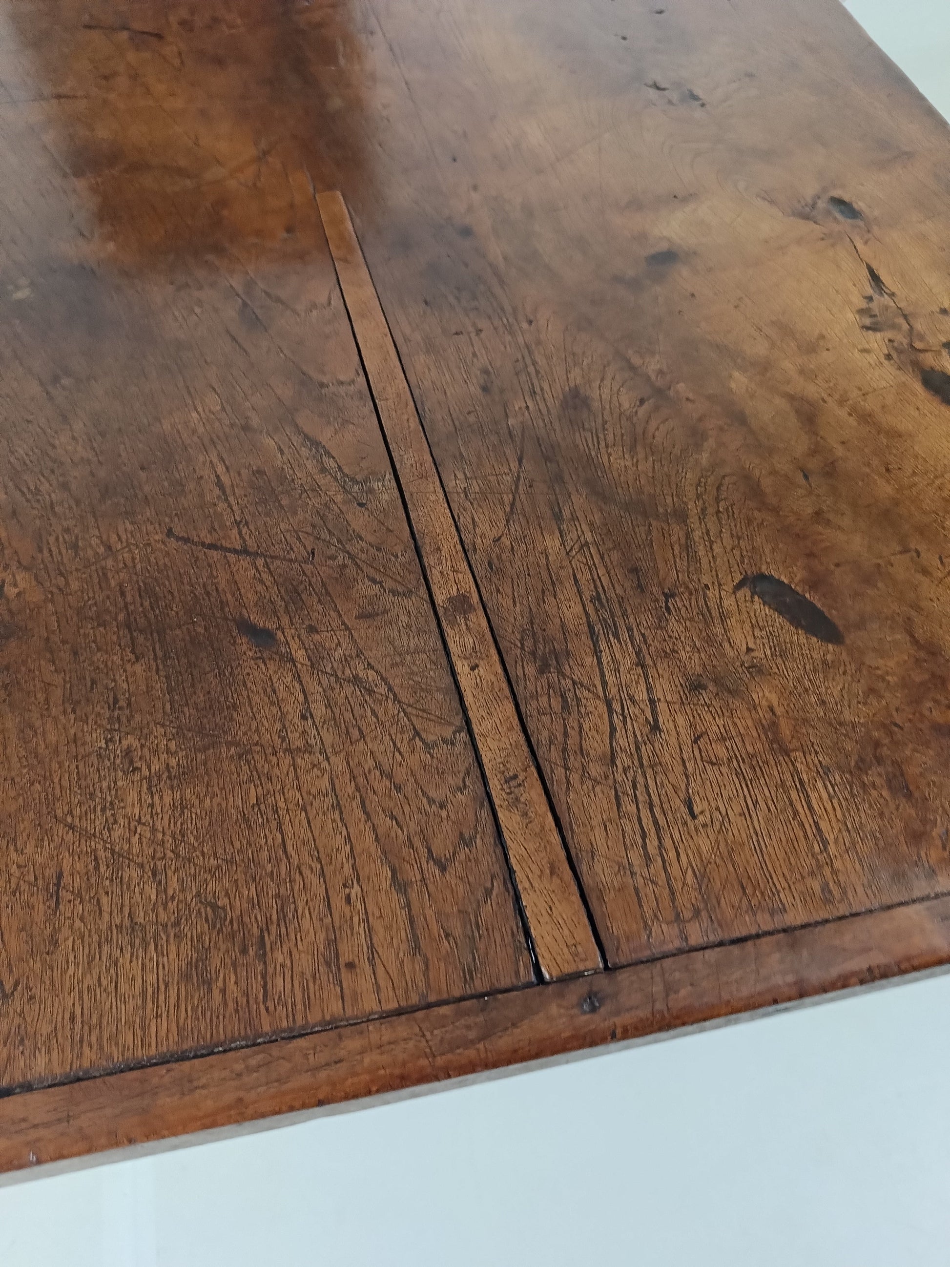 Antique Dining Table, Early 19th Century Antique Dining Table, Early 19th Century