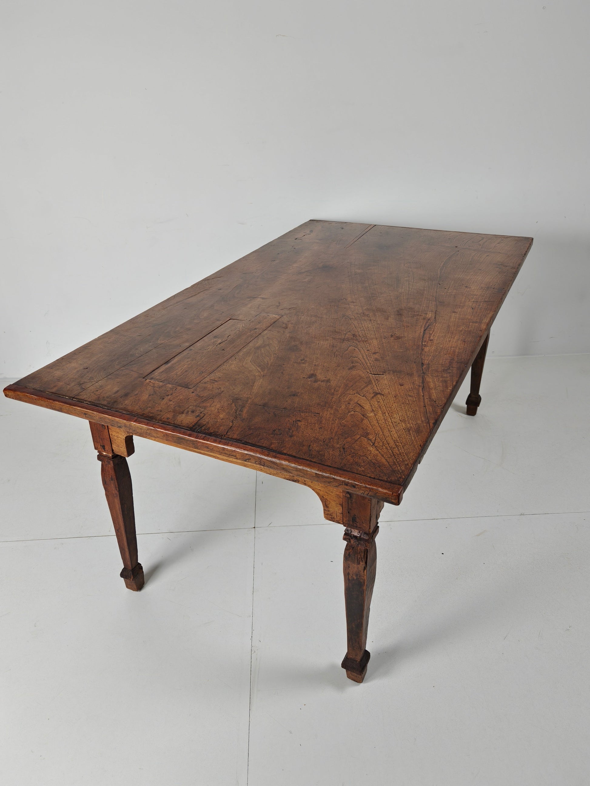 Antique Dining Table, Early 19th Century Antique Dining Table, Early 19th Century
