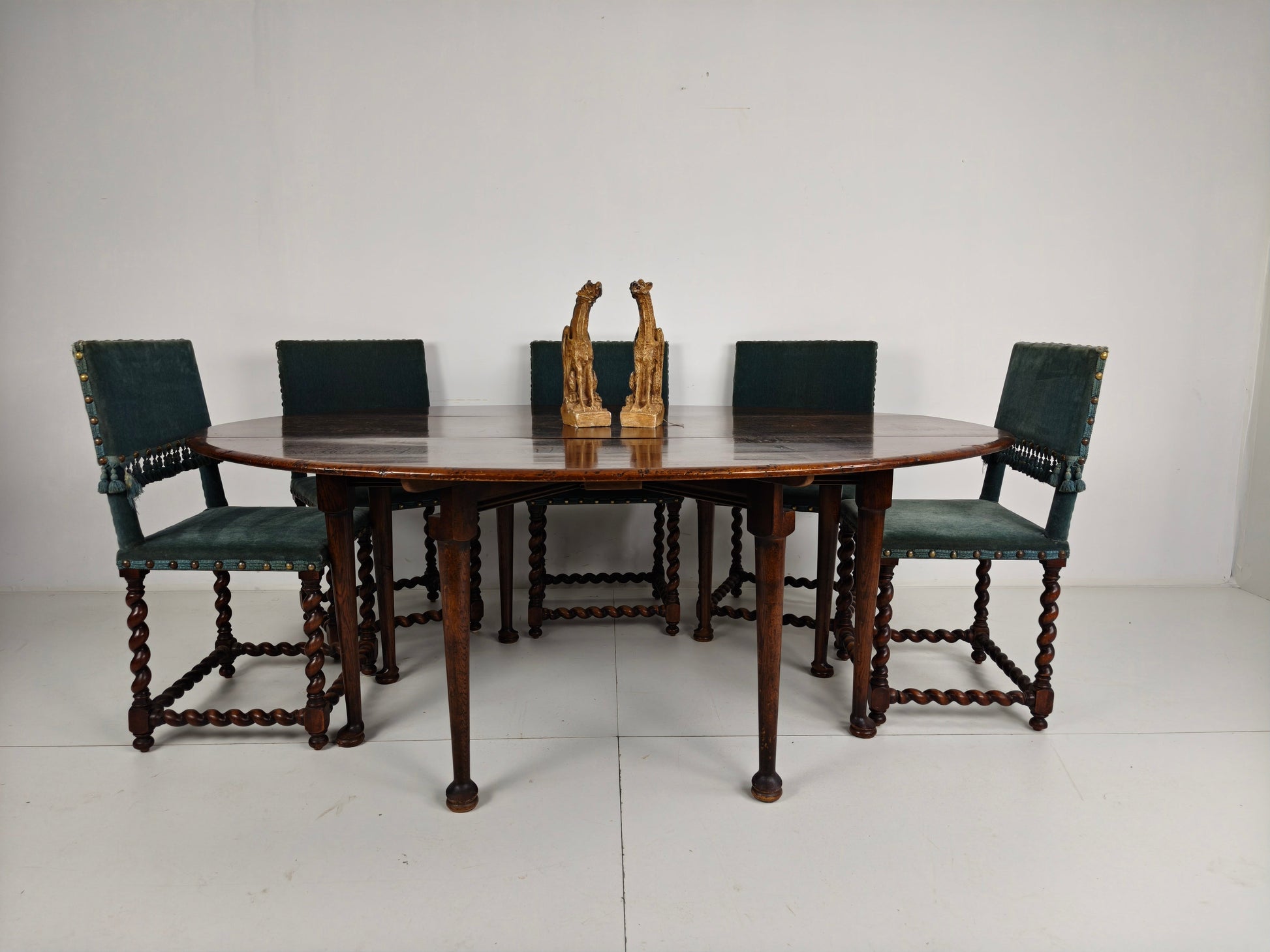 Antique English Drop-Leaf Dining Table – Victorian – 8 Legs – Oval Shape – Seats 8 Antique English Drop-Leaf Dining Table – Victorian – 8 Legs – Oval Shape – Seats 8