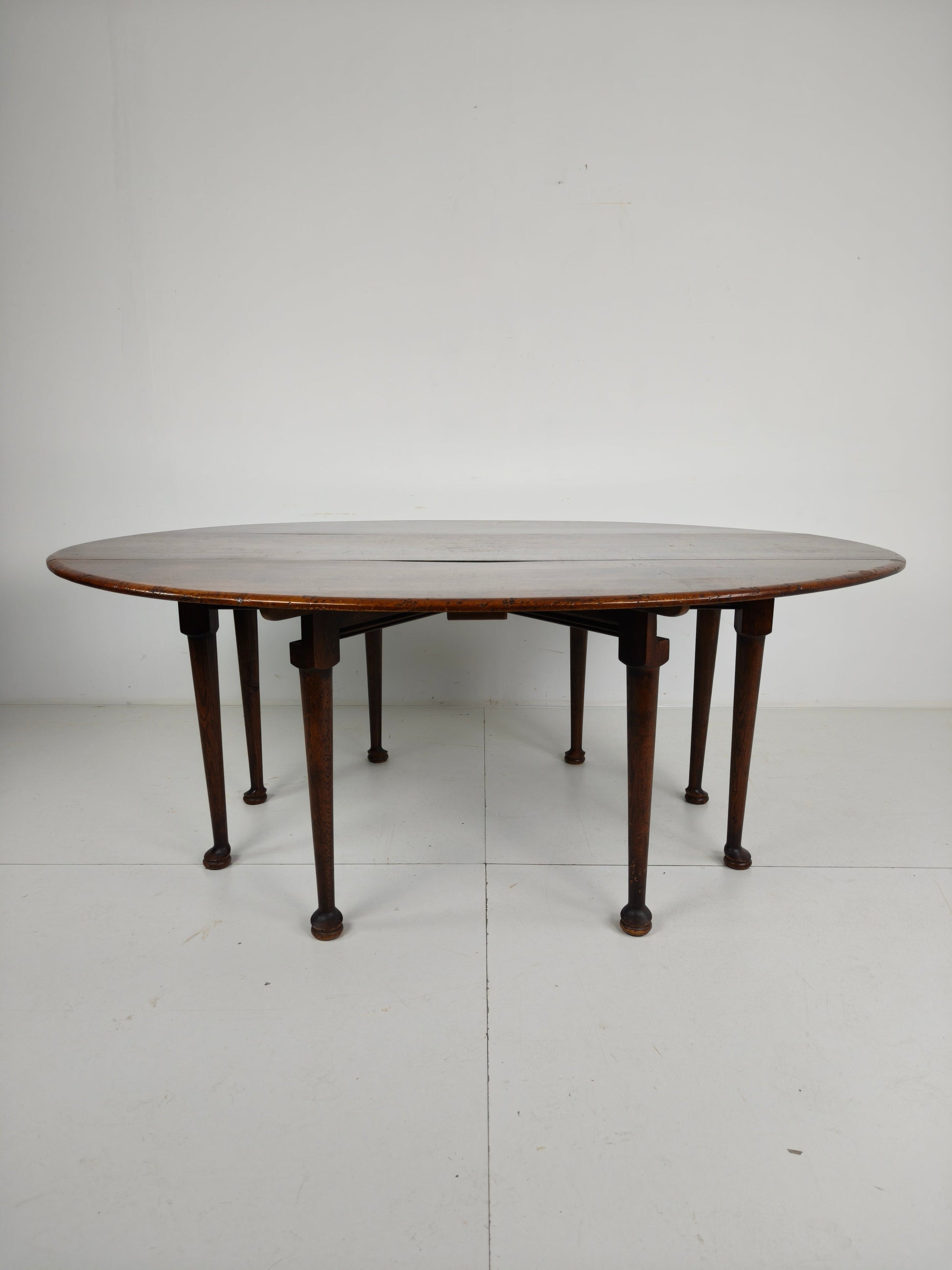 Antique English Drop-Leaf Dining Table – Victorian – 8 Legs – Oval Shape – Seats 8 Antique English Drop-Leaf Dining Table – Victorian – 8 Legs – Oval Shape – Seats 8