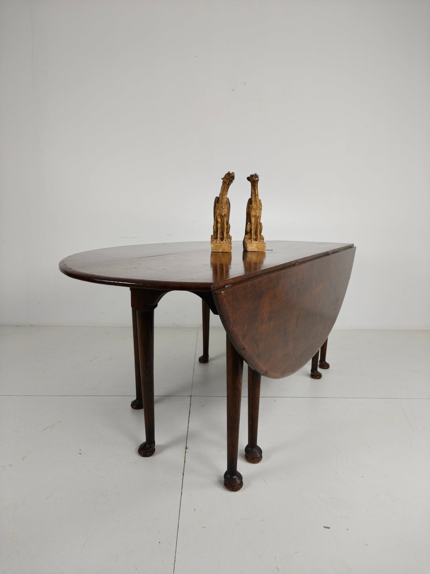 Antique English Drop-Leaf Dining Table – Victorian – 8 Legs – Oval Shape – Seats 8 Antique English Drop-Leaf Dining Table – Victorian – 8 Legs – Oval Shape – Seats 8