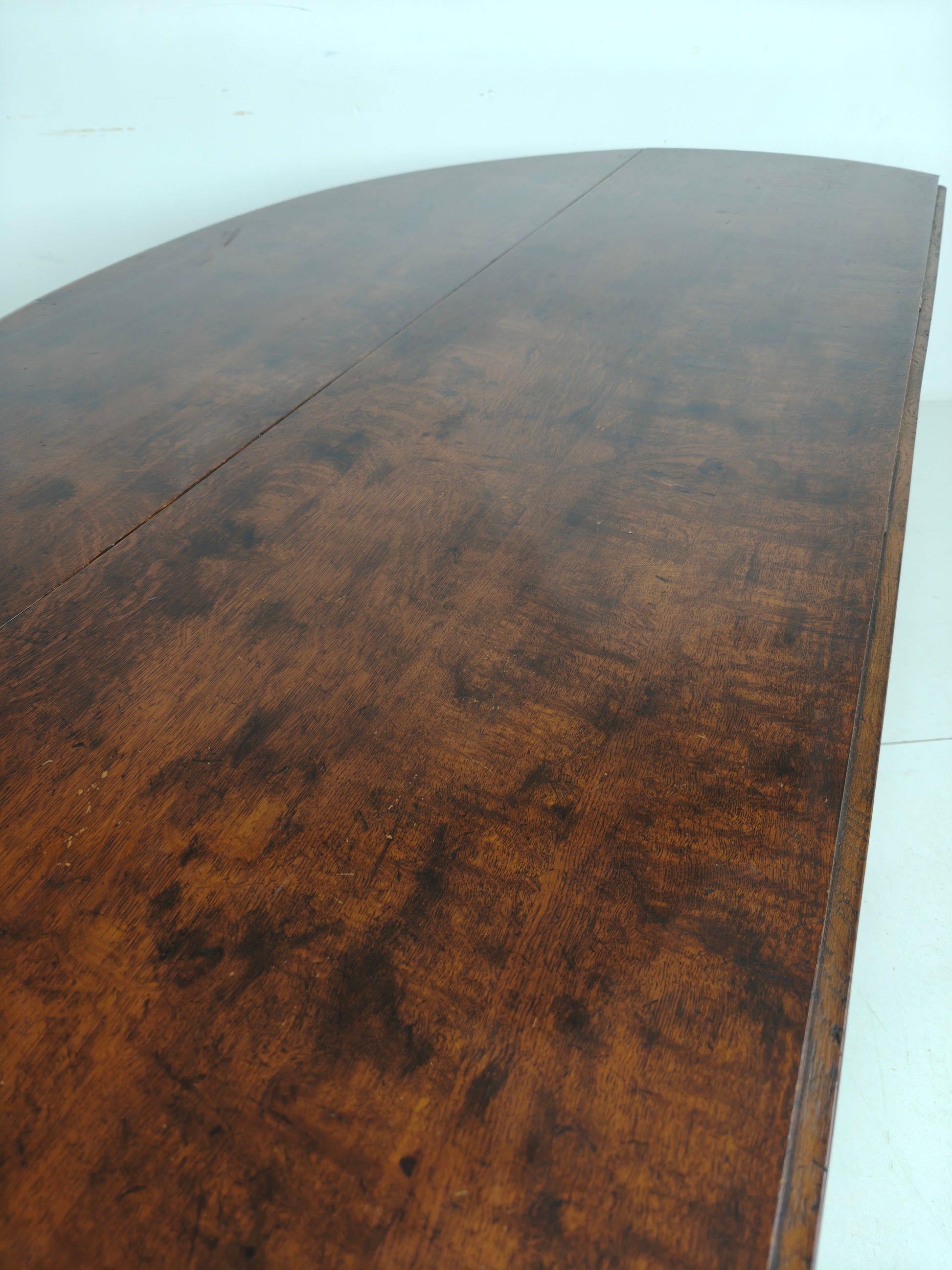 Antique English Drop-Leaf Dining Table – Victorian – 8 Legs – Oval Shape – Seats 8 Antique English Drop-Leaf Dining Table – Victorian – 8 Legs – Oval Shape – Seats 8