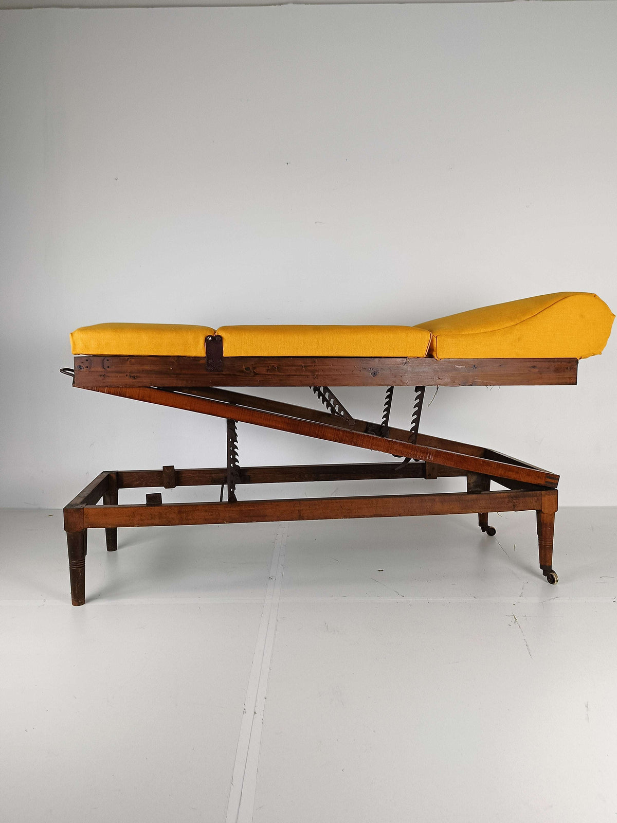 Antique English Militairy Hospital Bed Antique English Militairy Hospital Bed