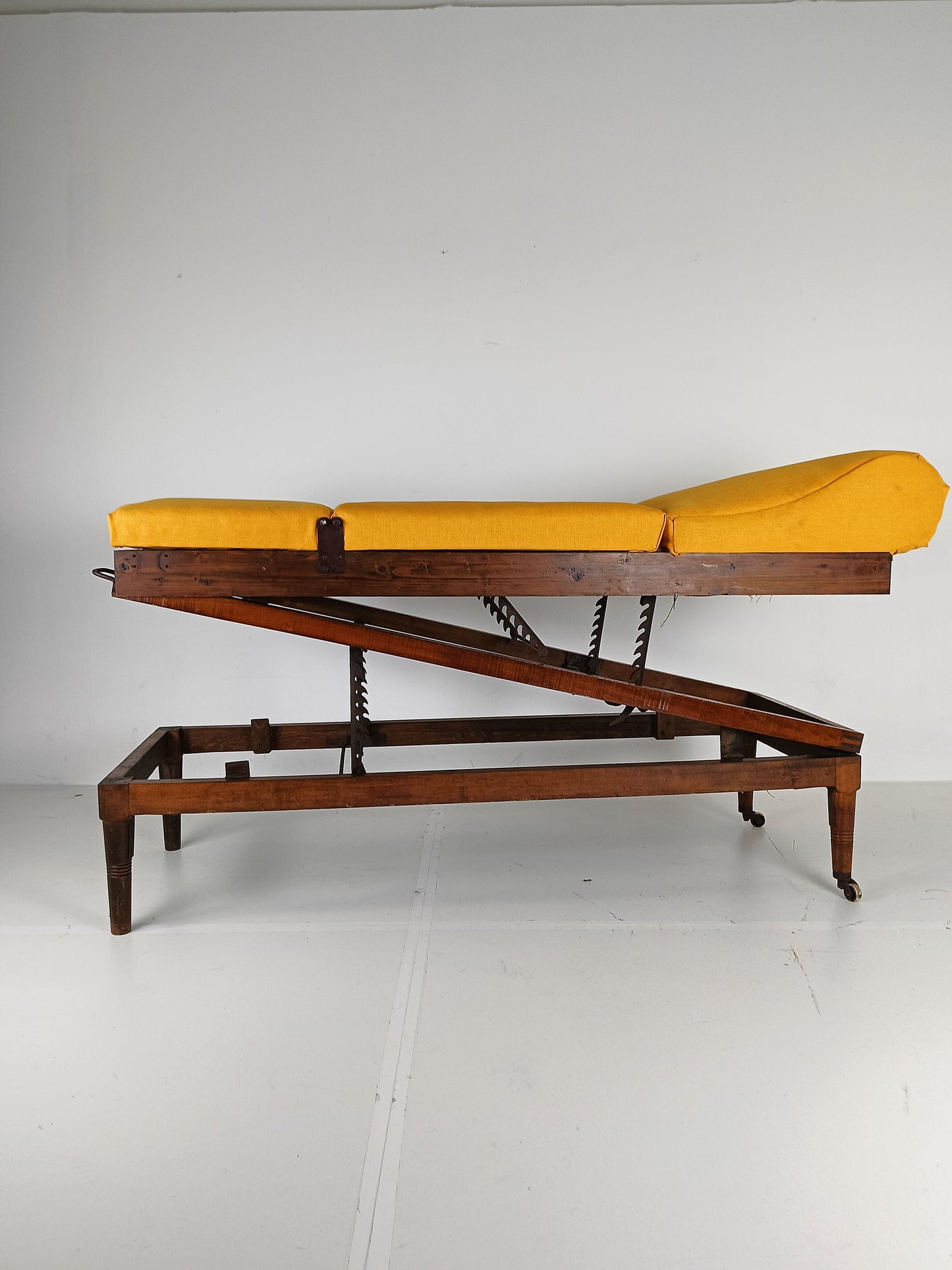 Antique English Militairy Hospital Bed Antique English Militairy Hospital Bed