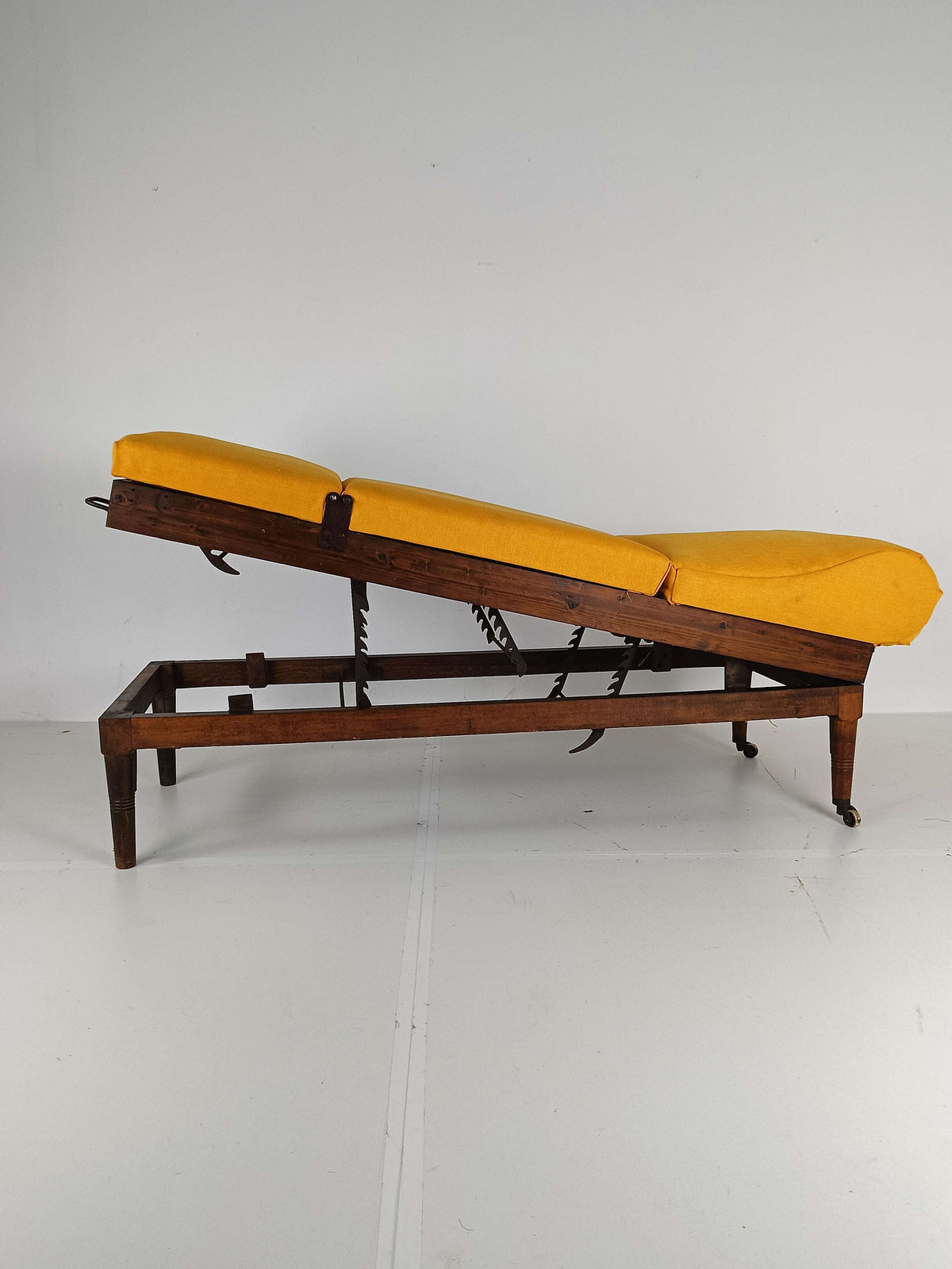 Antique English Militairy Hospital Bed Antique English Militairy Hospital Bed